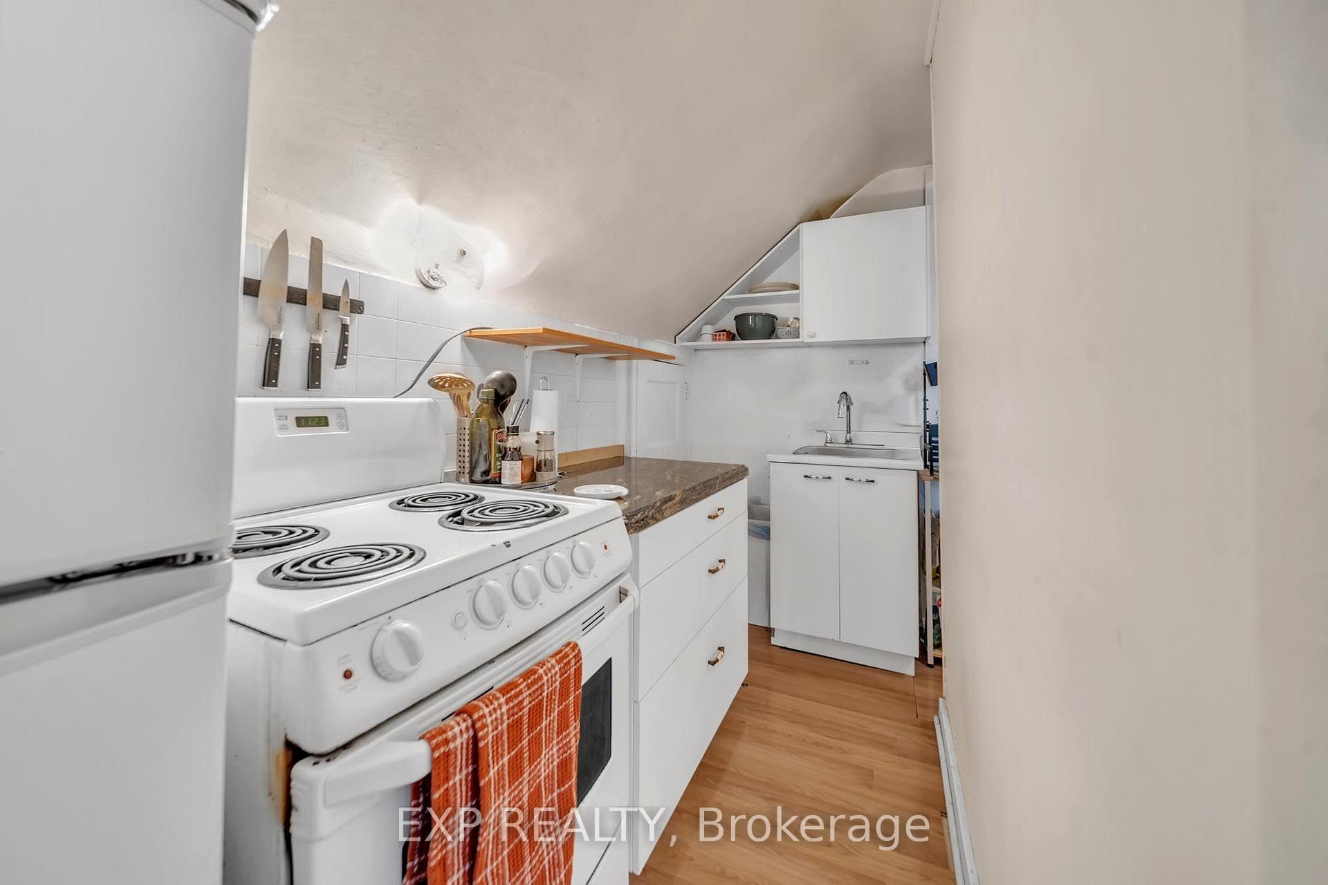 Photo 11 of 896 Avenue Road, Toronto, Yonge-Eglinton — HOMEH