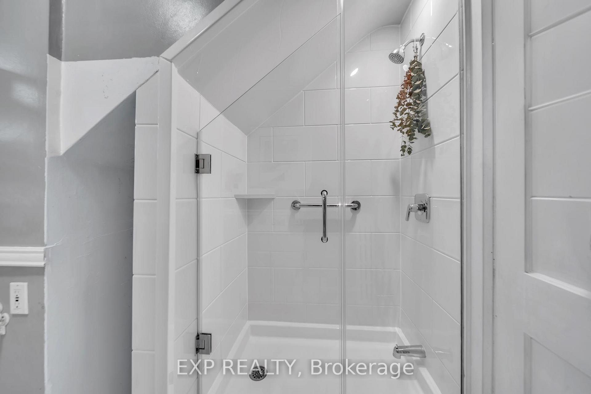 Photo 16 of 896 Avenue Road, Toronto, Yonge-Eglinton — HOMEH