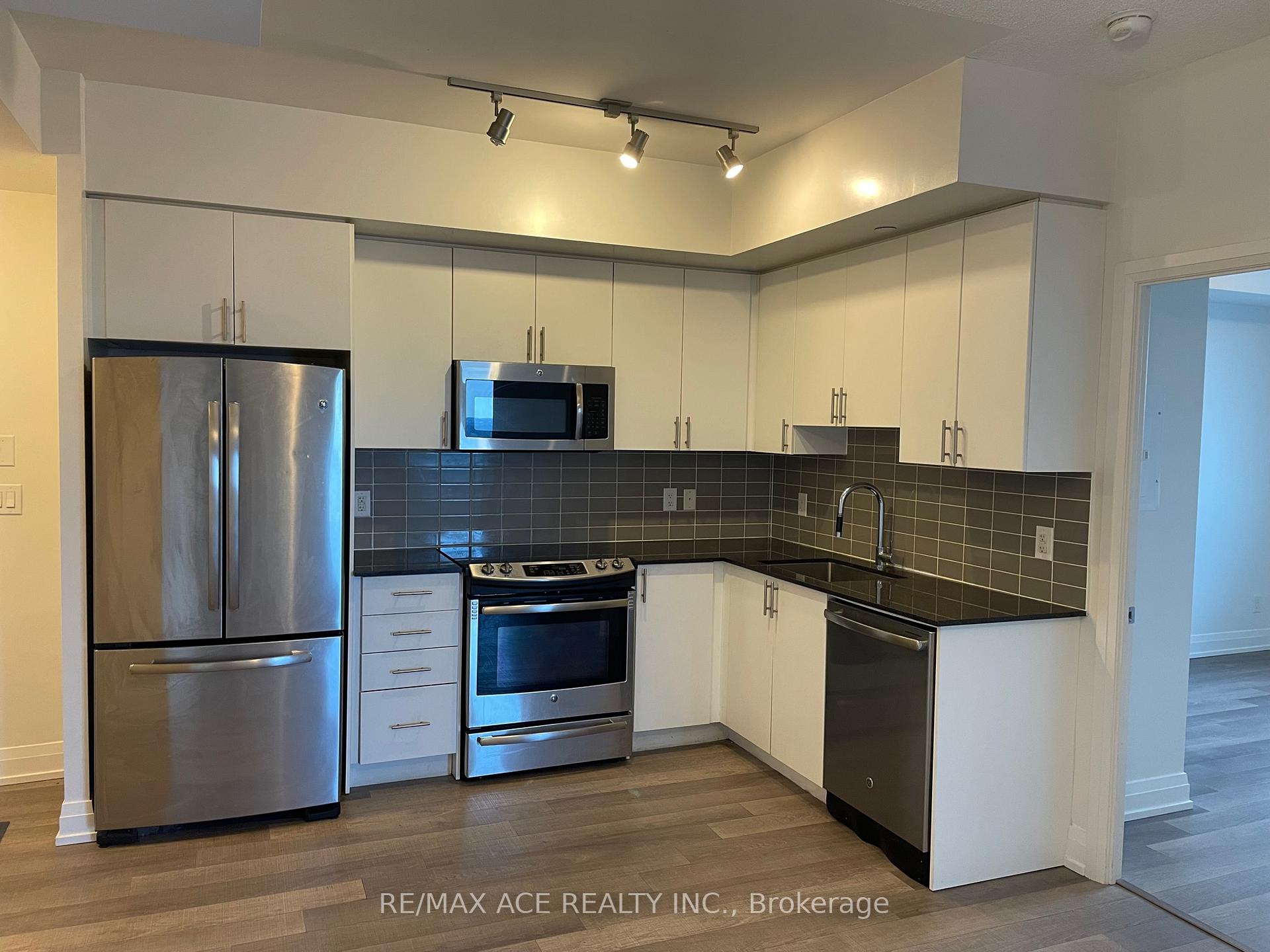 Photo 5 of Unit 1902, 7165 Yonge Street, Markham, Grandview — HOMEH