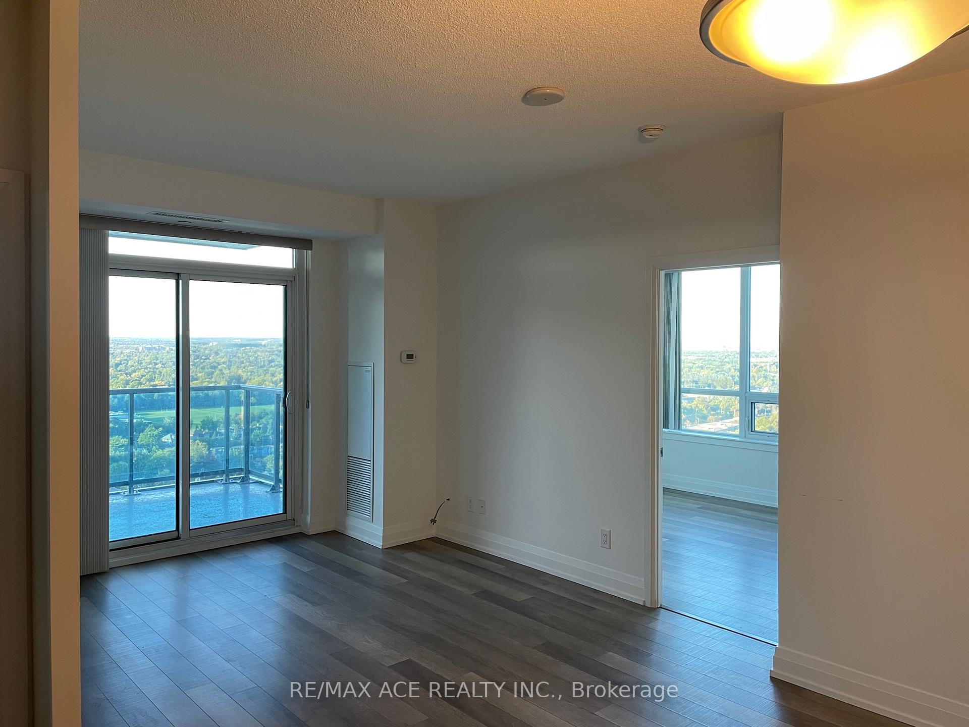 Photo 8 of Unit 1902, 7165 Yonge Street, Markham, Grandview — HOMEH