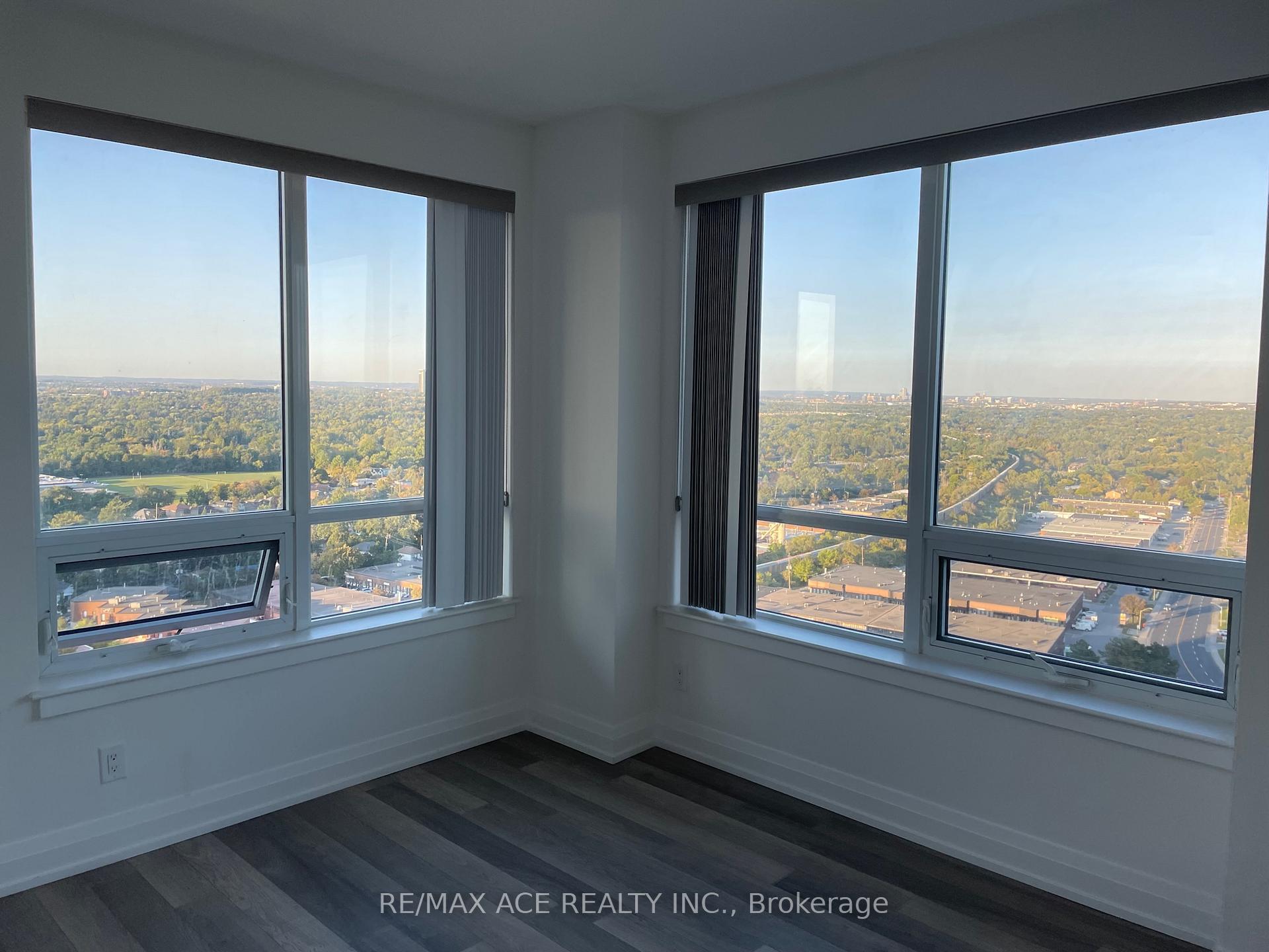 Photo 13 of Unit 1902, 7165 Yonge Street, Markham, Grandview — HOMEH
