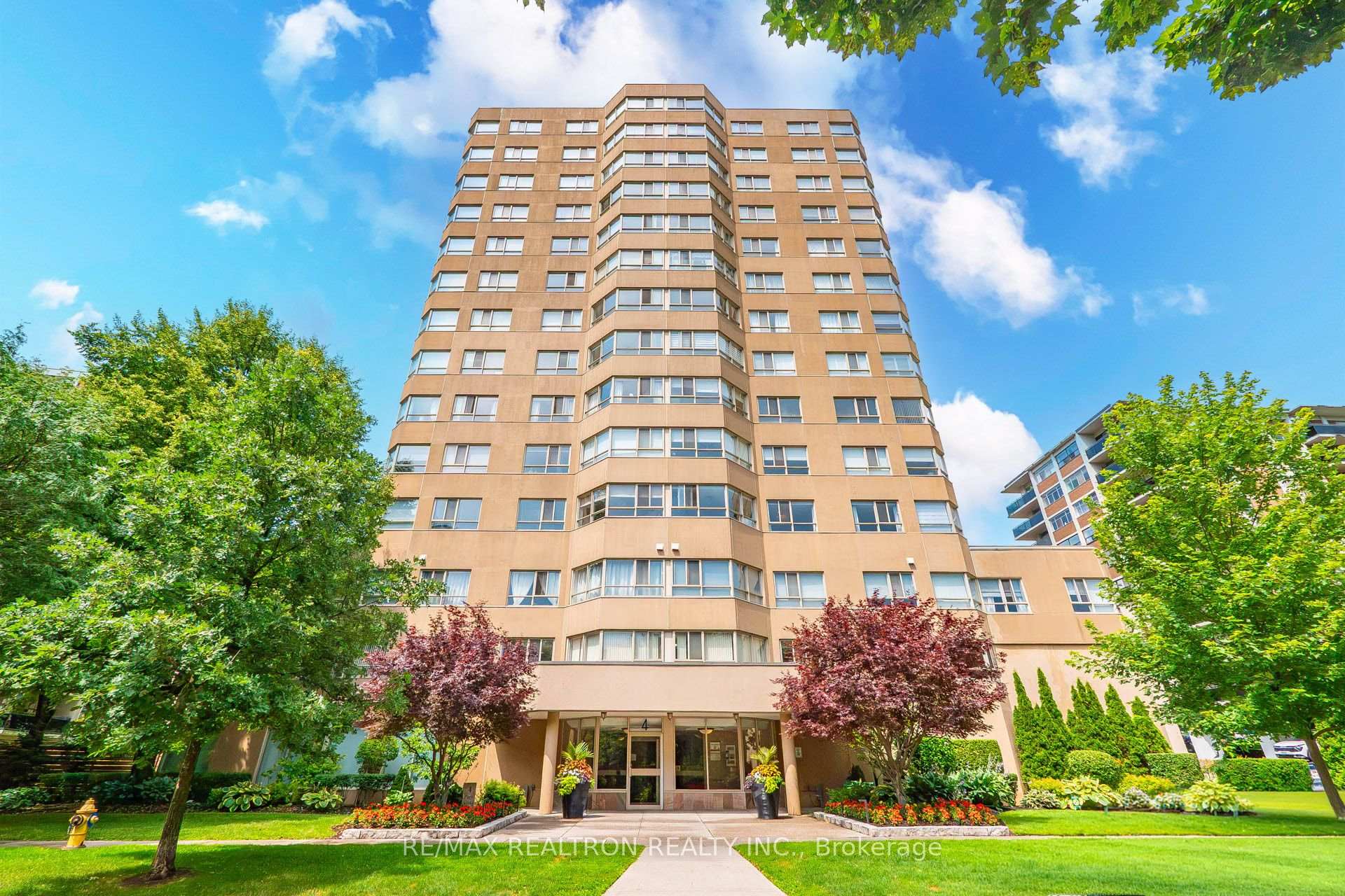 Photo 1 of Unit 604, 4 Park VISTA Crescent, Toronto, O'Connor-Parkview — HOMEH