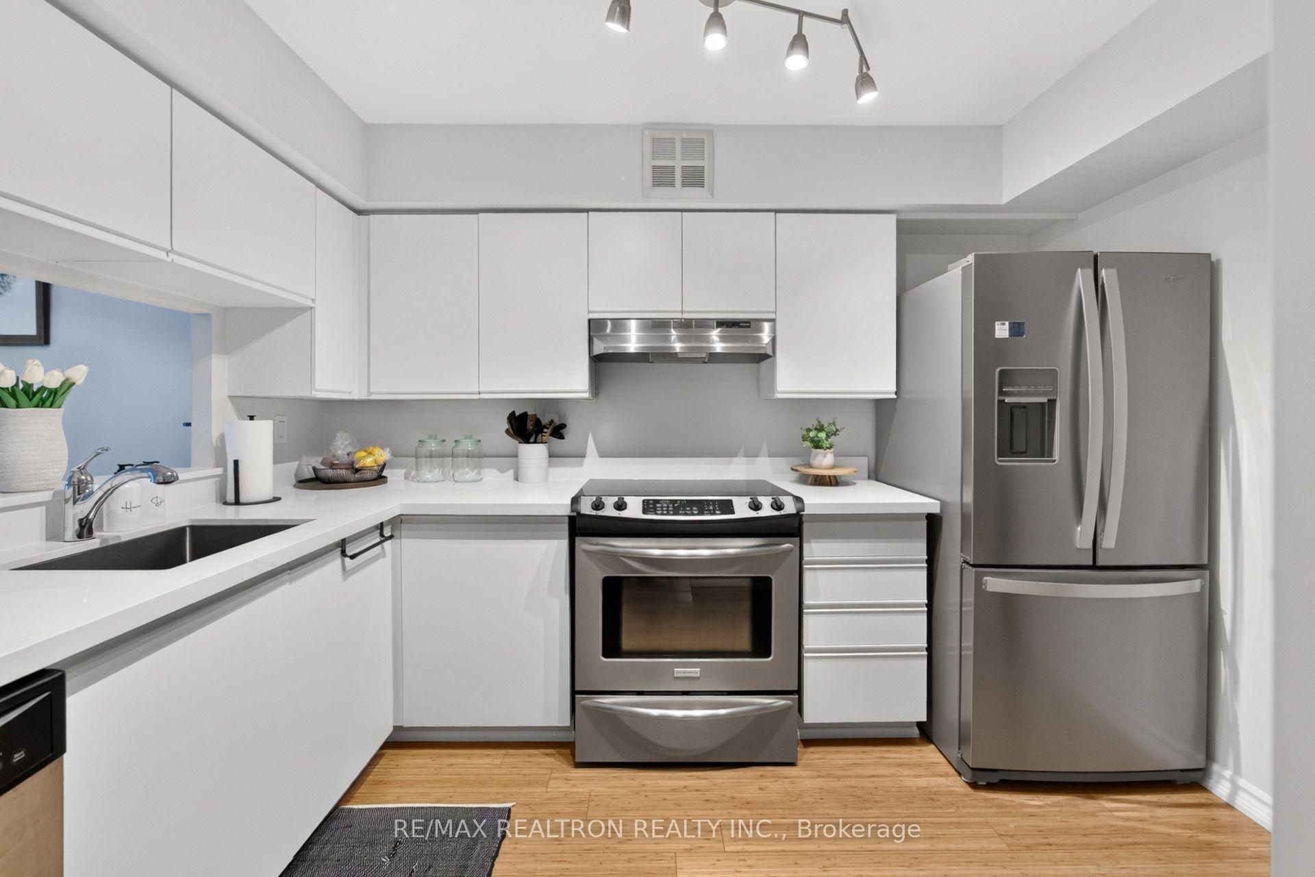 Photo 7 of Unit 604, 4 Park VISTA Crescent, Toronto, O'Connor-Parkview — HOMEH