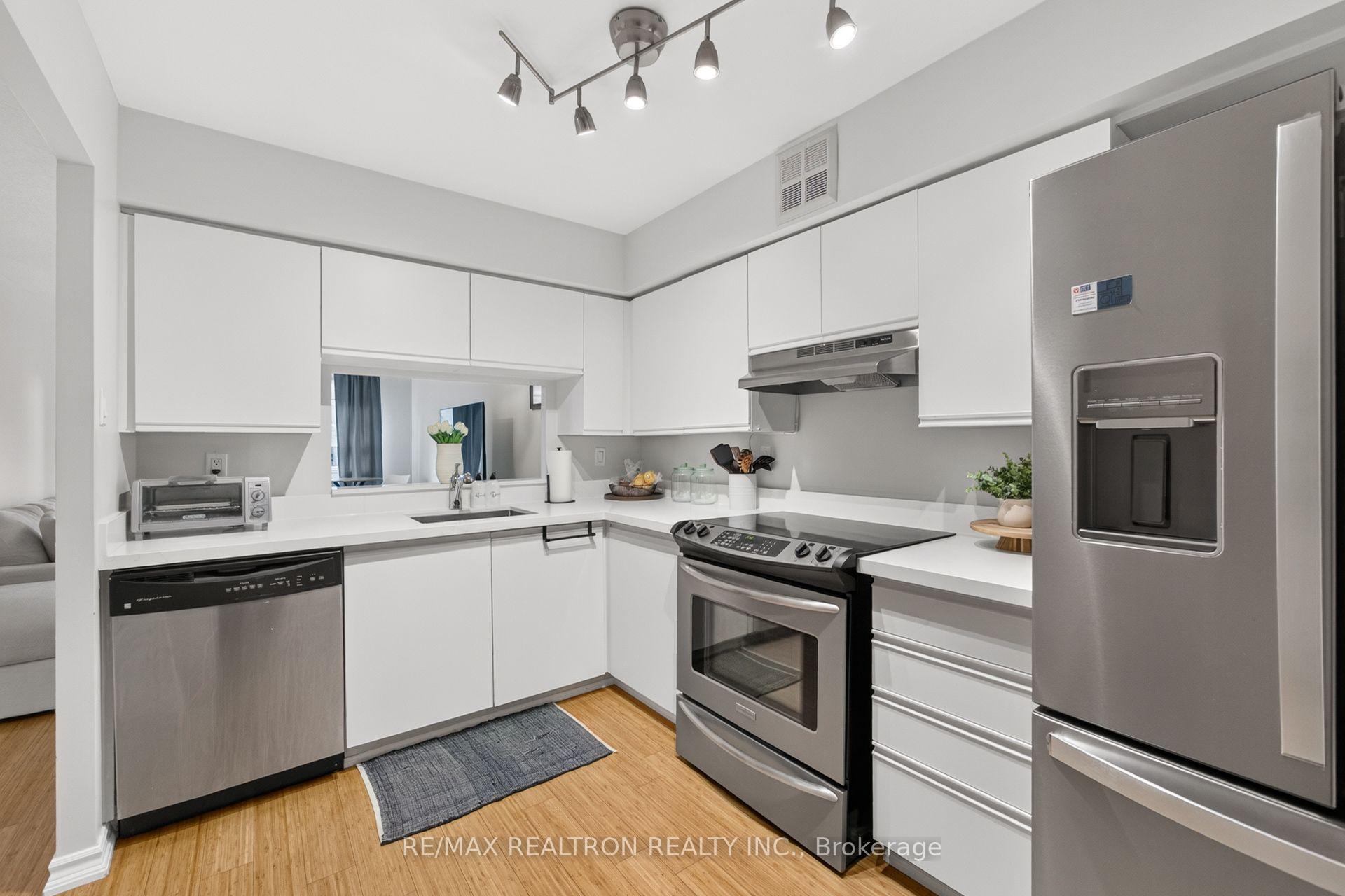 Photo 8 of Unit 604, 4 Park VISTA Crescent, Toronto, O'Connor-Parkview — HOMEH