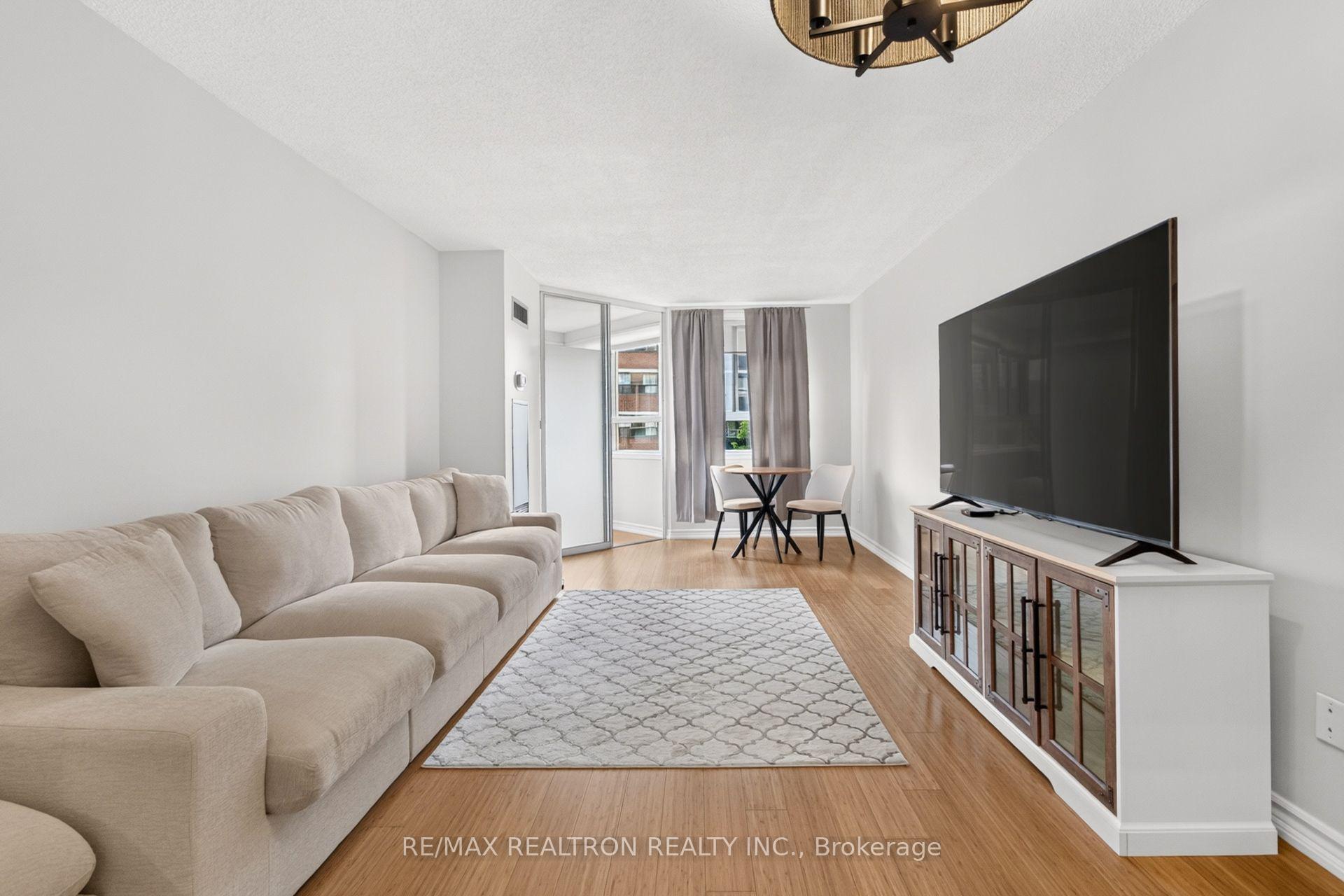 Photo 11 of Unit 604, 4 Park VISTA Crescent, Toronto, O'Connor-Parkview — HOMEH
