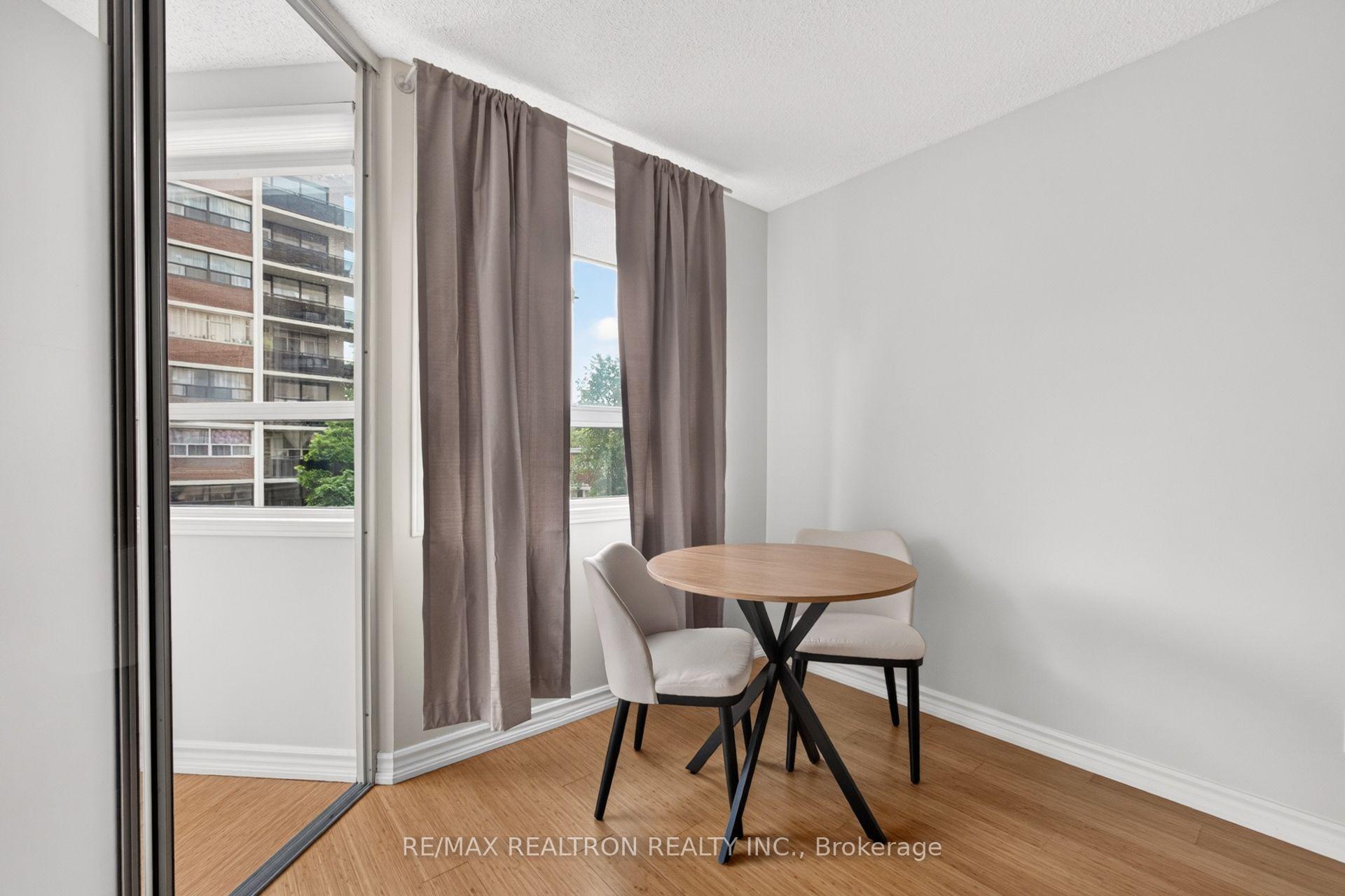 Photo 14 of Unit 604, 4 Park VISTA Crescent, Toronto, O'Connor-Parkview — HOMEH