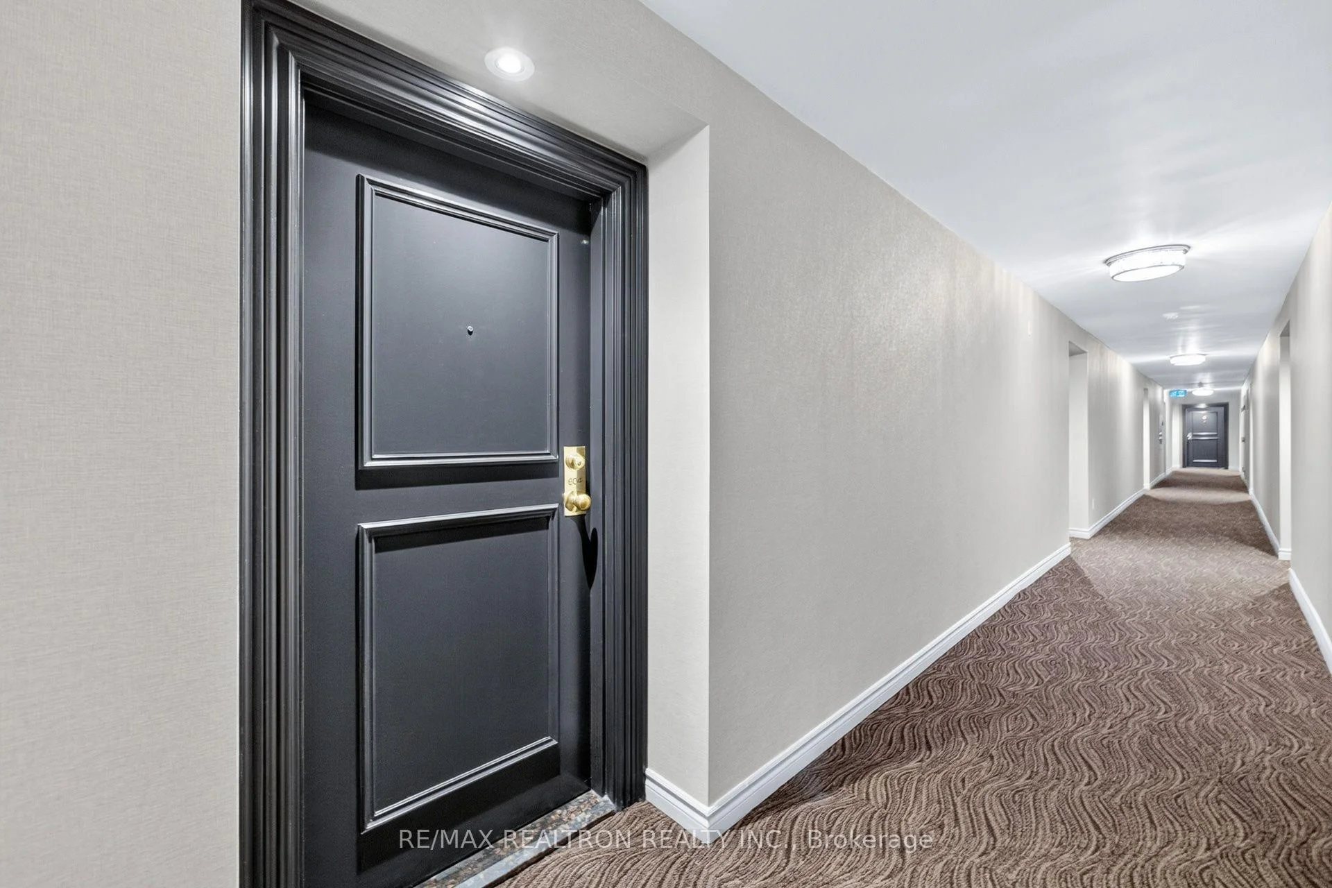 Photo 4 of Unit 604, 4 Park VISTA Crescent, Toronto, O'Connor-Parkview — HOMEH