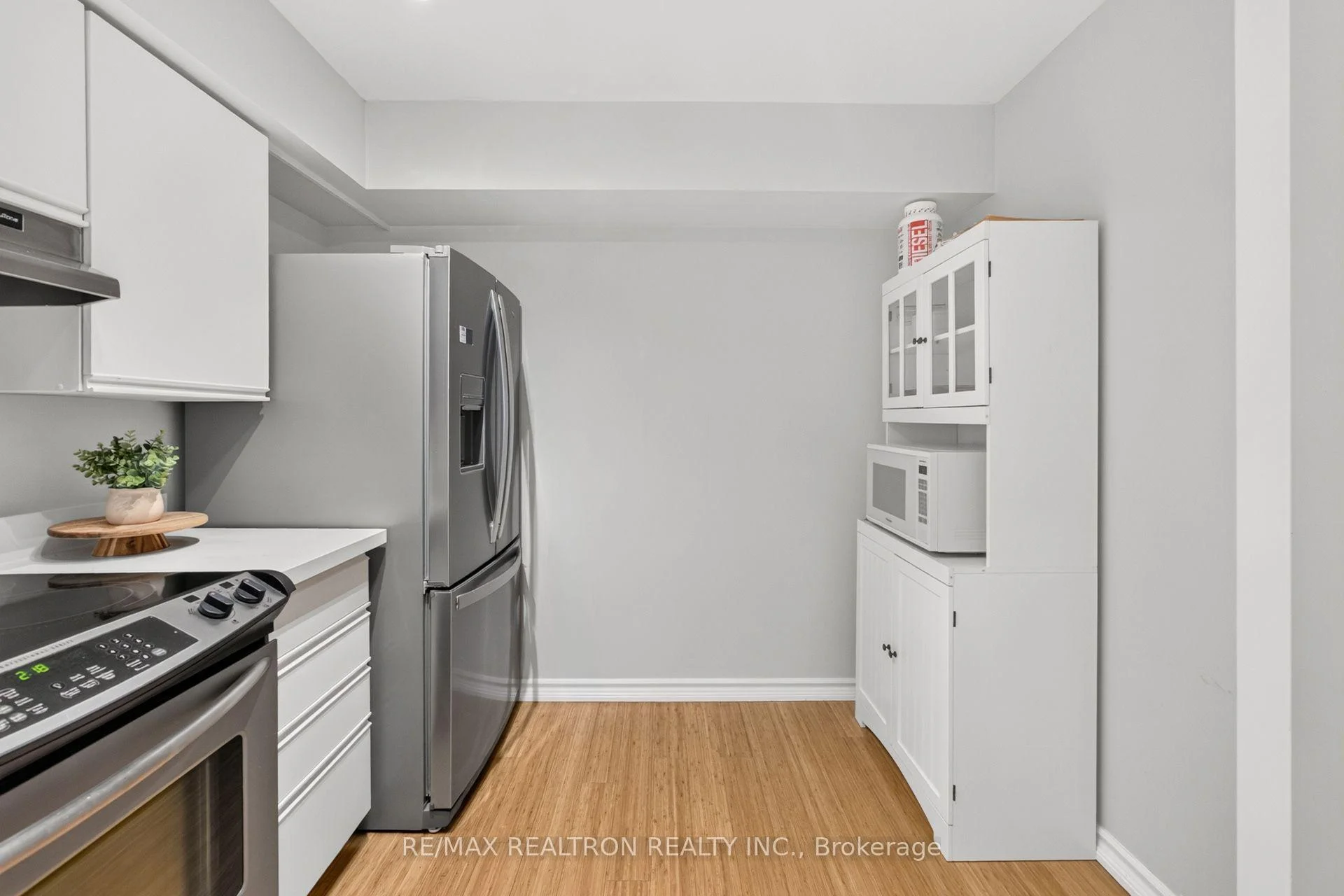 Photo 22 of Unit 604, 4 Park VISTA Crescent, Toronto, O'Connor-Parkview — HOMEH
