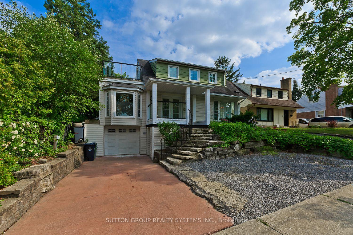 Photo 2 of 3 Hardisty Drive, Etobicoke, Rexdale-Kipling — HOMEH