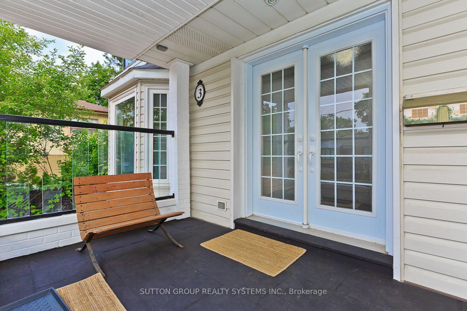 Photo 4 of 3 Hardisty Drive, Etobicoke, Rexdale-Kipling — HOMEH