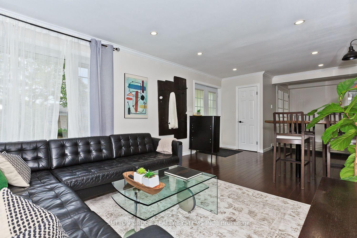 Photo 11 of 3 Hardisty Drive, Etobicoke, Rexdale-Kipling — HOMEH