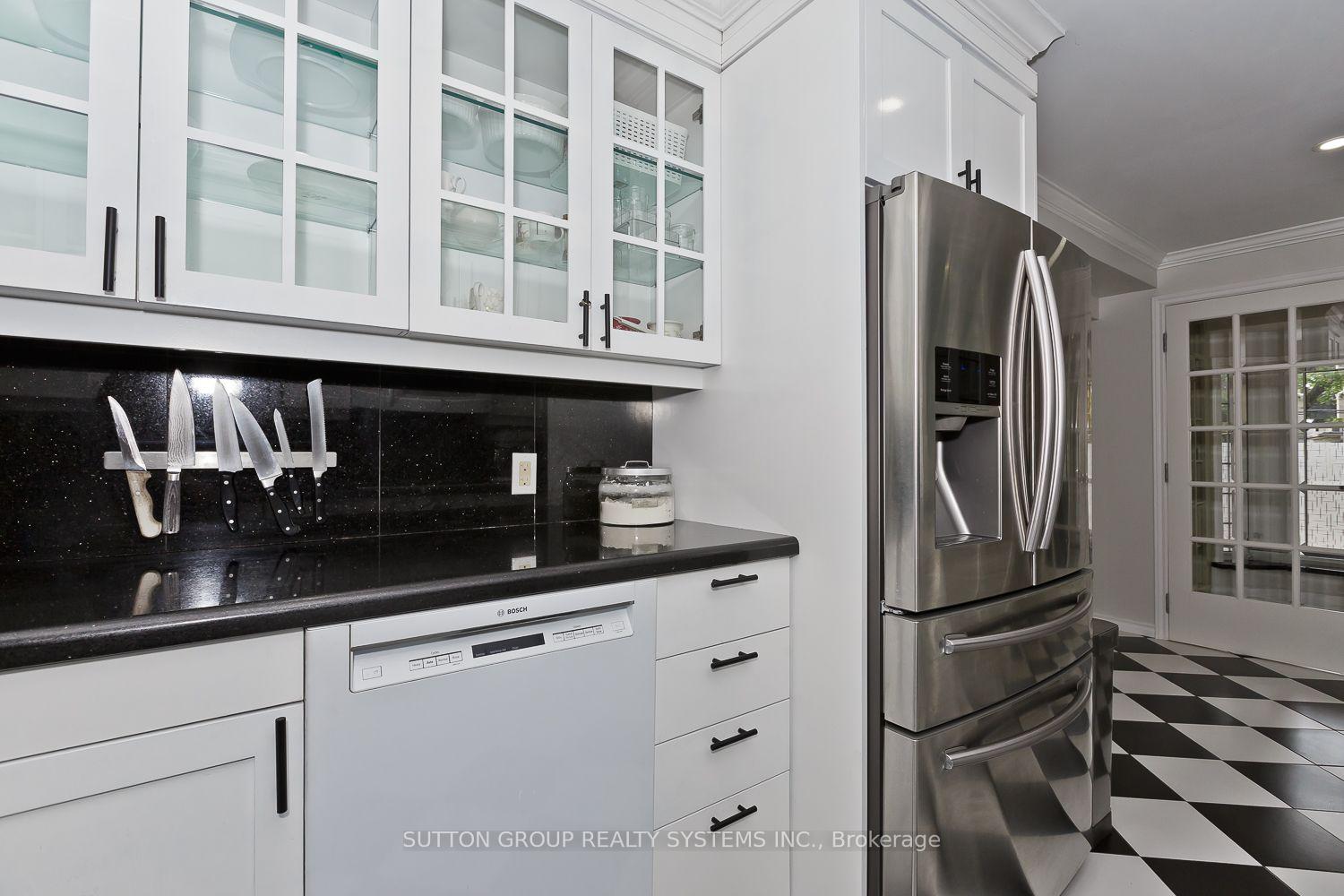 Photo 46 of 3 Hardisty Drive, Etobicoke, Rexdale-Kipling — HOMEH