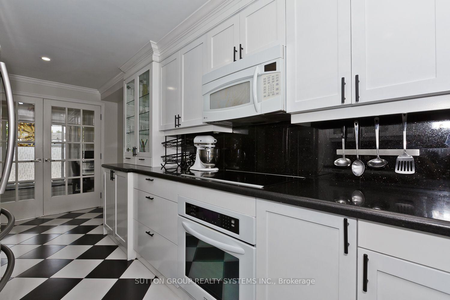 Photo 14 of 3 Hardisty Drive, Etobicoke, Rexdale-Kipling — HOMEH
