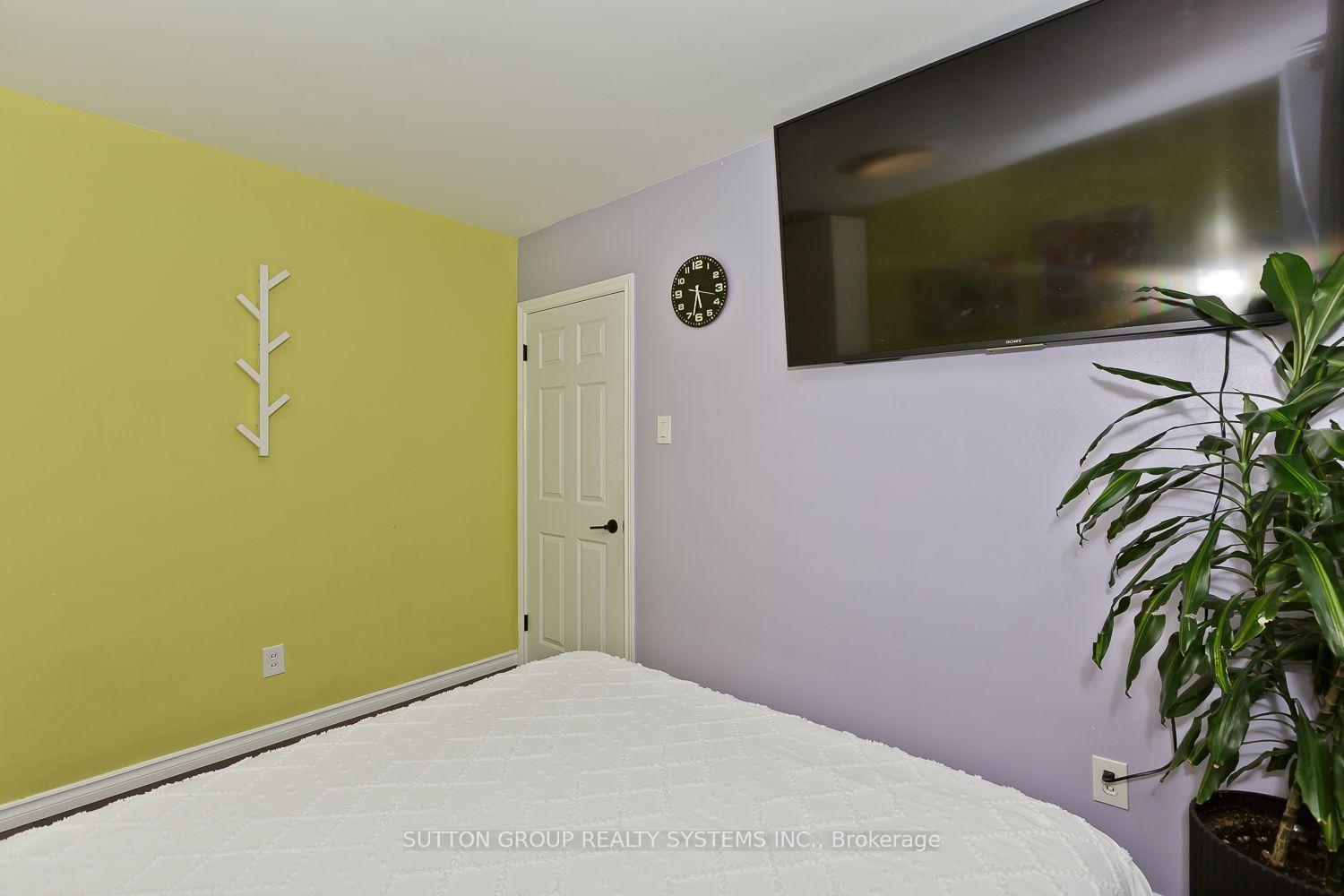 Photo 47 of 3 Hardisty Drive, Etobicoke, Rexdale-Kipling — HOMEH