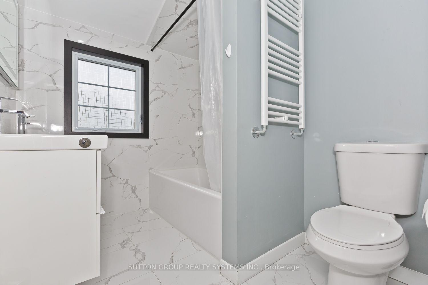 Photo 25 of 3 Hardisty Drive, Etobicoke, Rexdale-Kipling — HOMEH