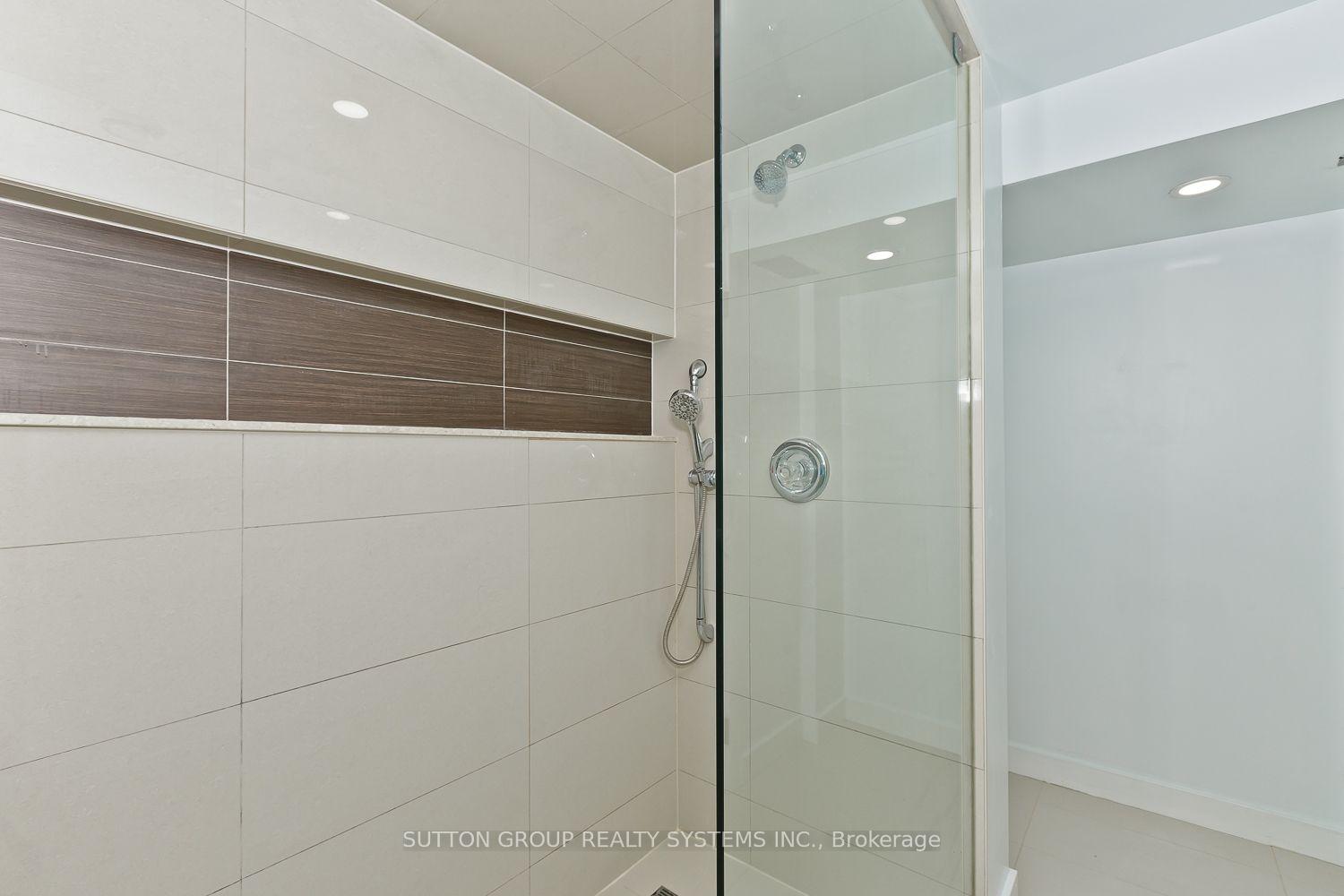 Photo 35 of 3 Hardisty Drive, Etobicoke, Rexdale-Kipling — HOMEH