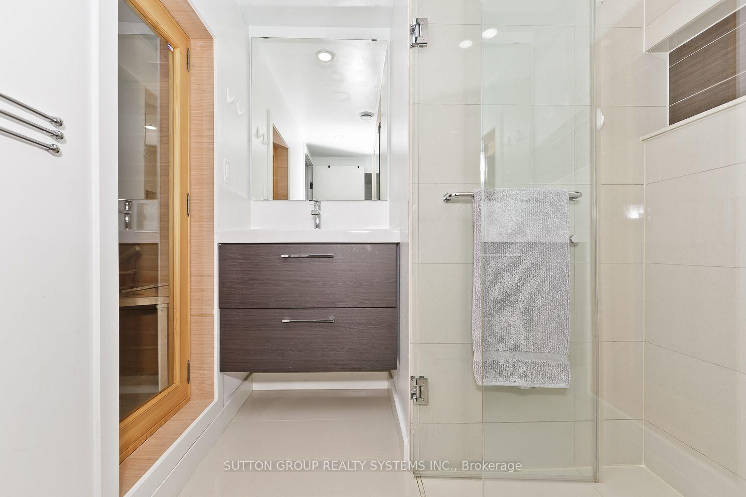 Photo 37 of 3 Hardisty Drive, Etobicoke, Rexdale-Kipling — HOMEH