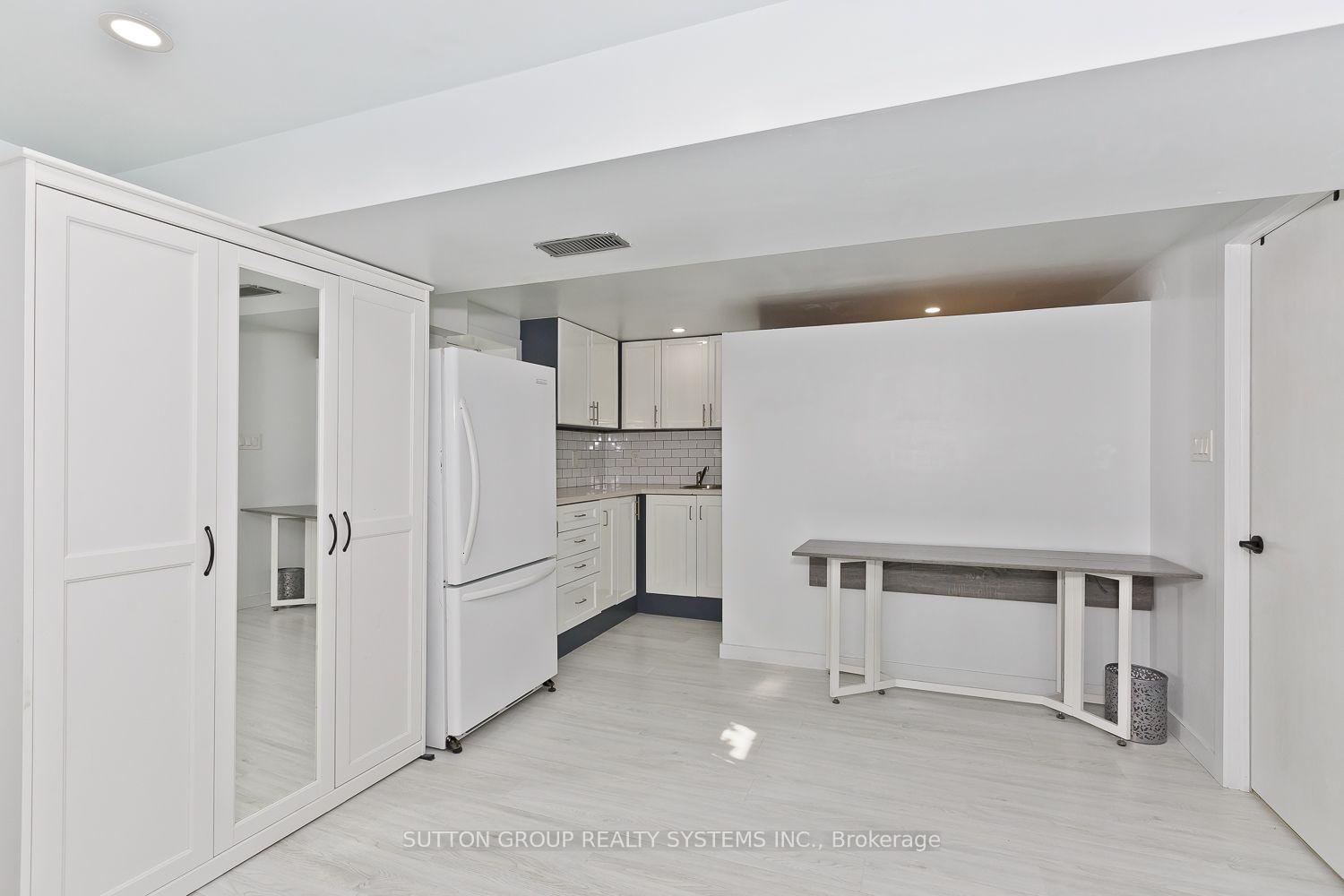 Photo 39 of 3 Hardisty Drive, Etobicoke, Rexdale-Kipling — HOMEH