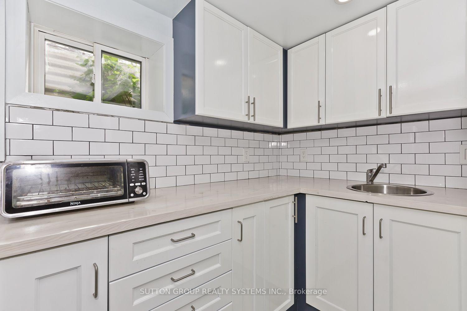 Photo 40 of 3 Hardisty Drive, Etobicoke, Rexdale-Kipling — HOMEH