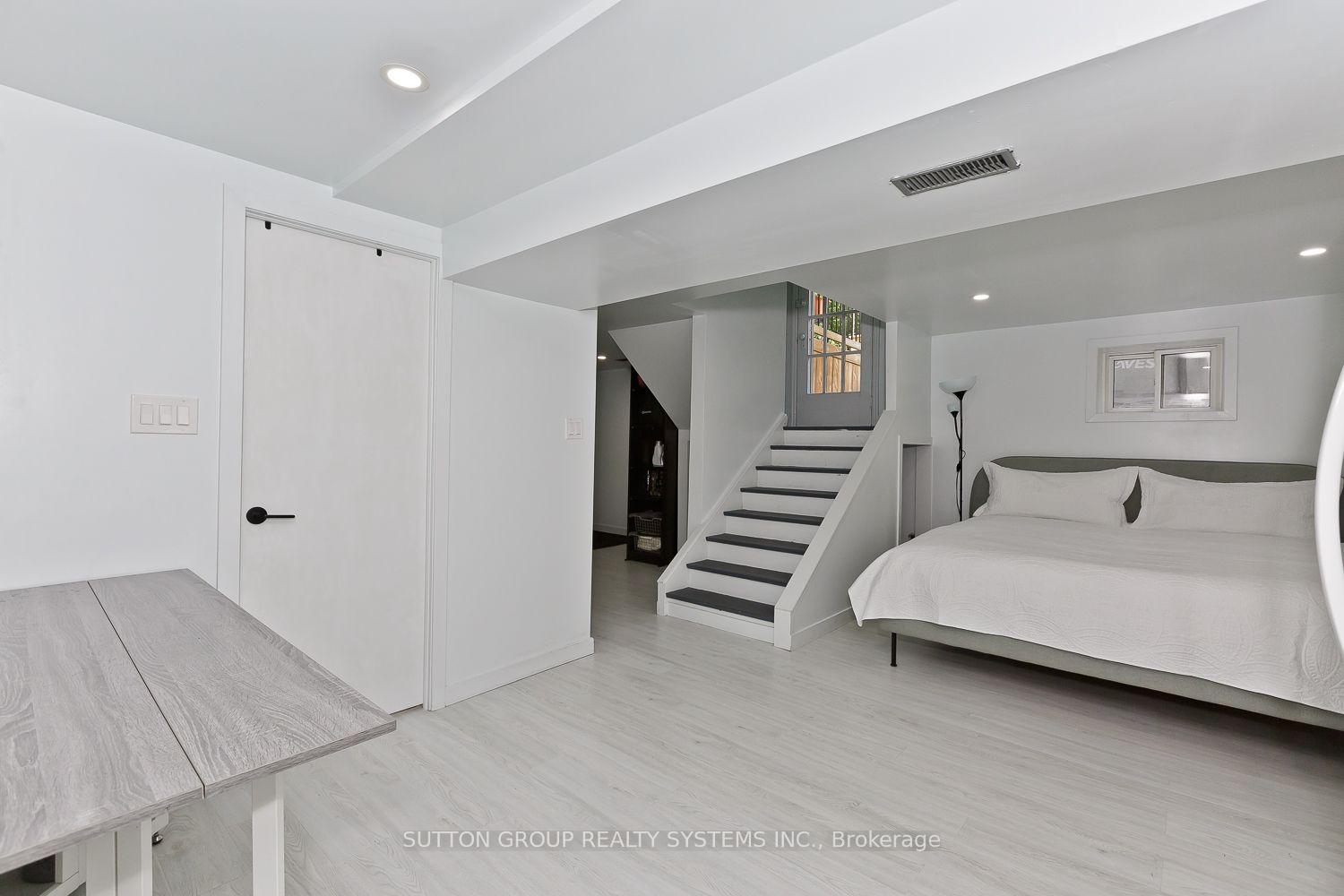 Photo 41 of 3 Hardisty Drive, Etobicoke, Rexdale-Kipling — HOMEH
