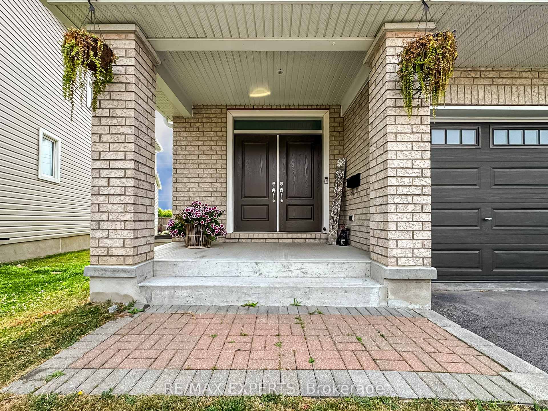Photo 4 of 640 Halloway Drive, Kingston, Kingston East (Incl Barret Crt) — HOMEH
