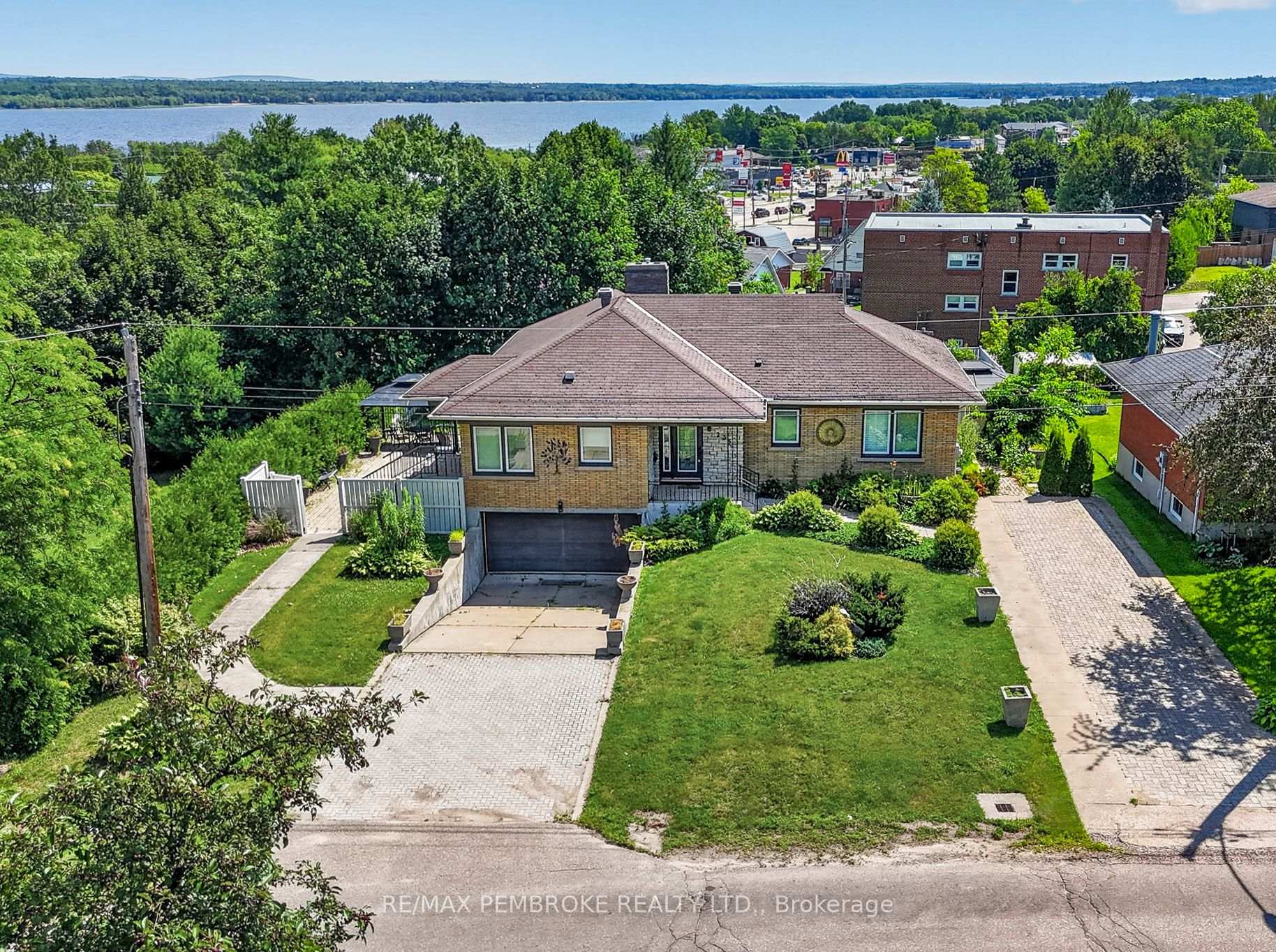 Photo 1 of 235 Broadview Drive, Pembroke, Pembroke — HOMEH