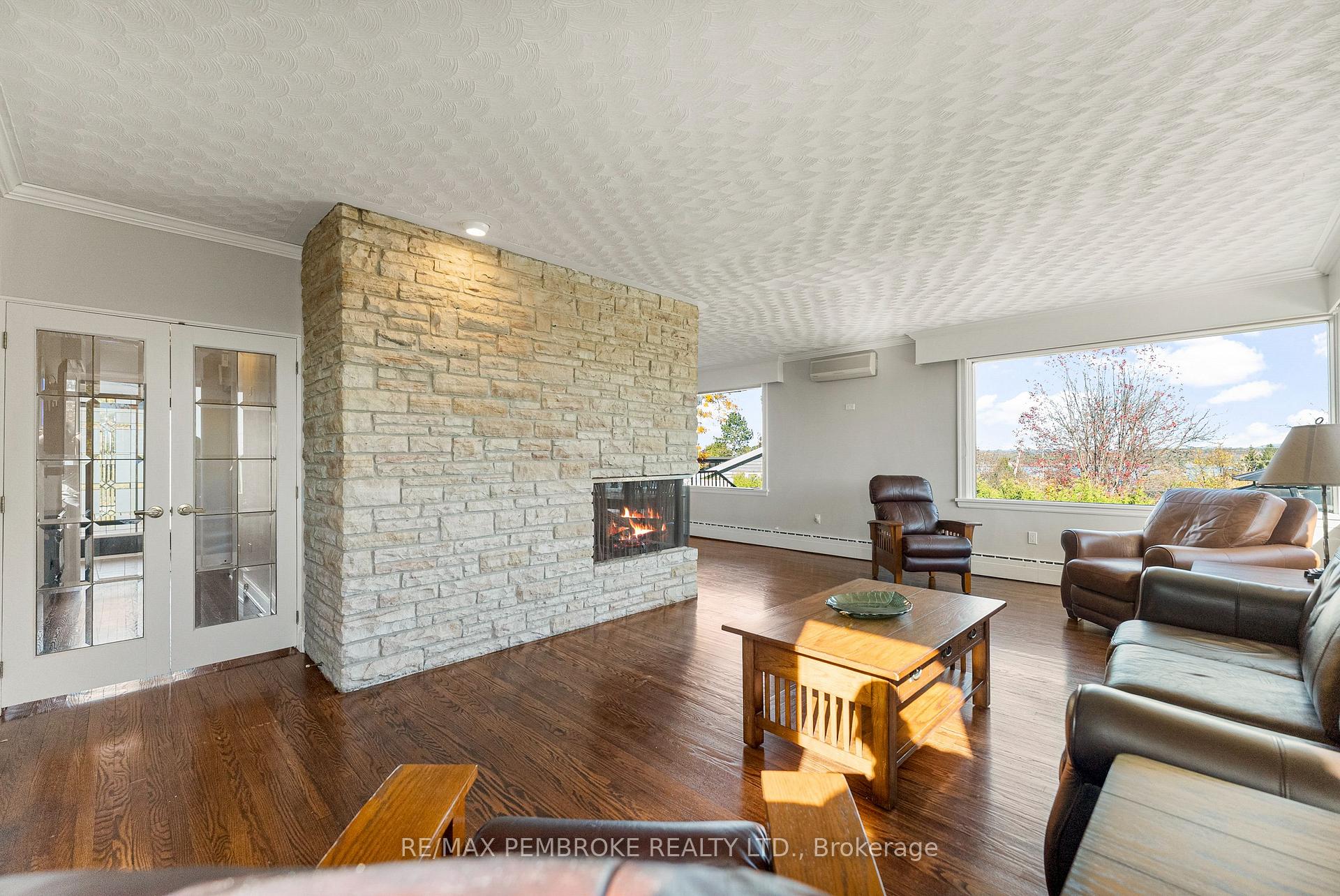 Photo 15 of 235 Broadview Drive, Pembroke, Pembroke — HOMEH
