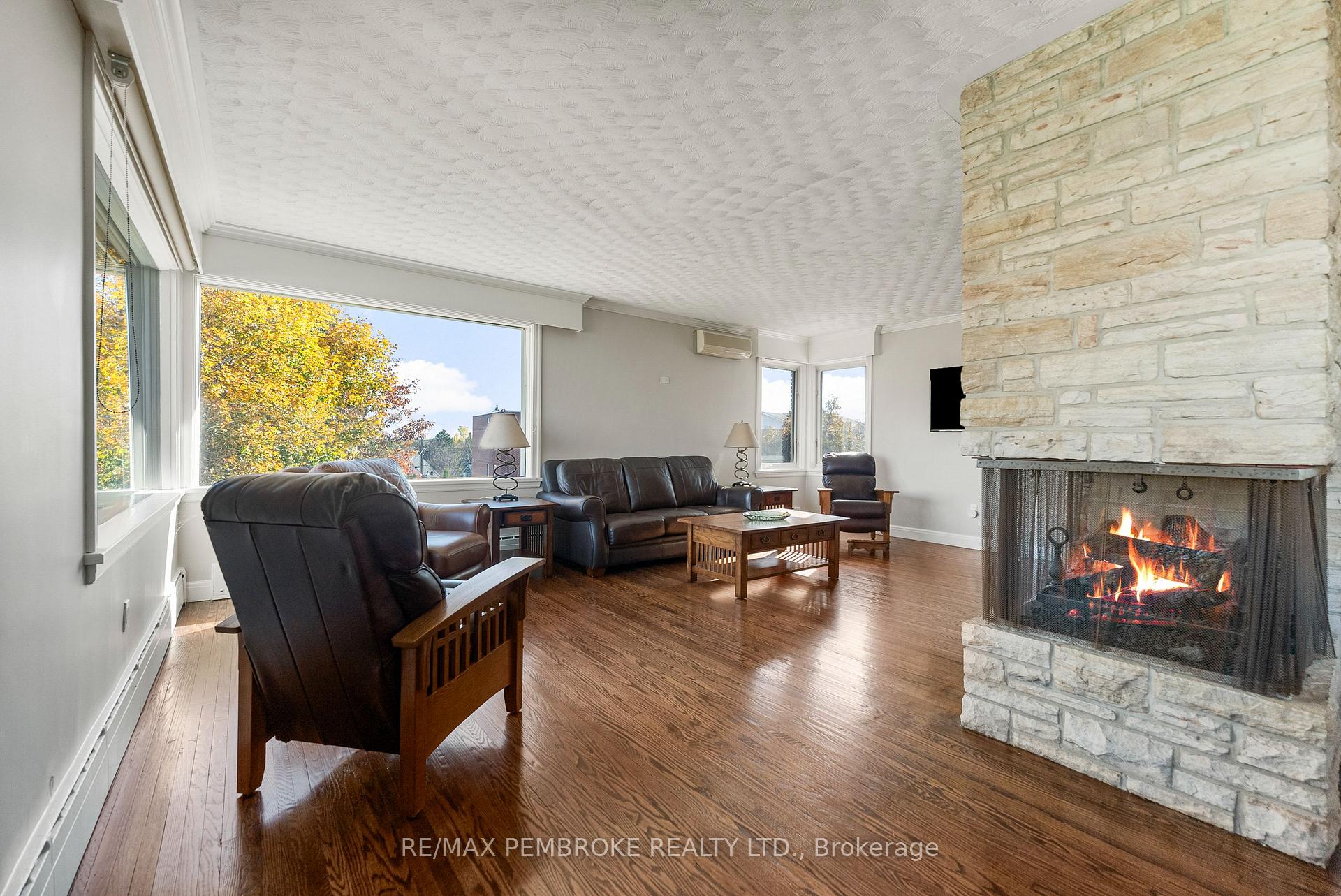 Photo 18 of 235 Broadview Drive, Pembroke, Pembroke — HOMEH