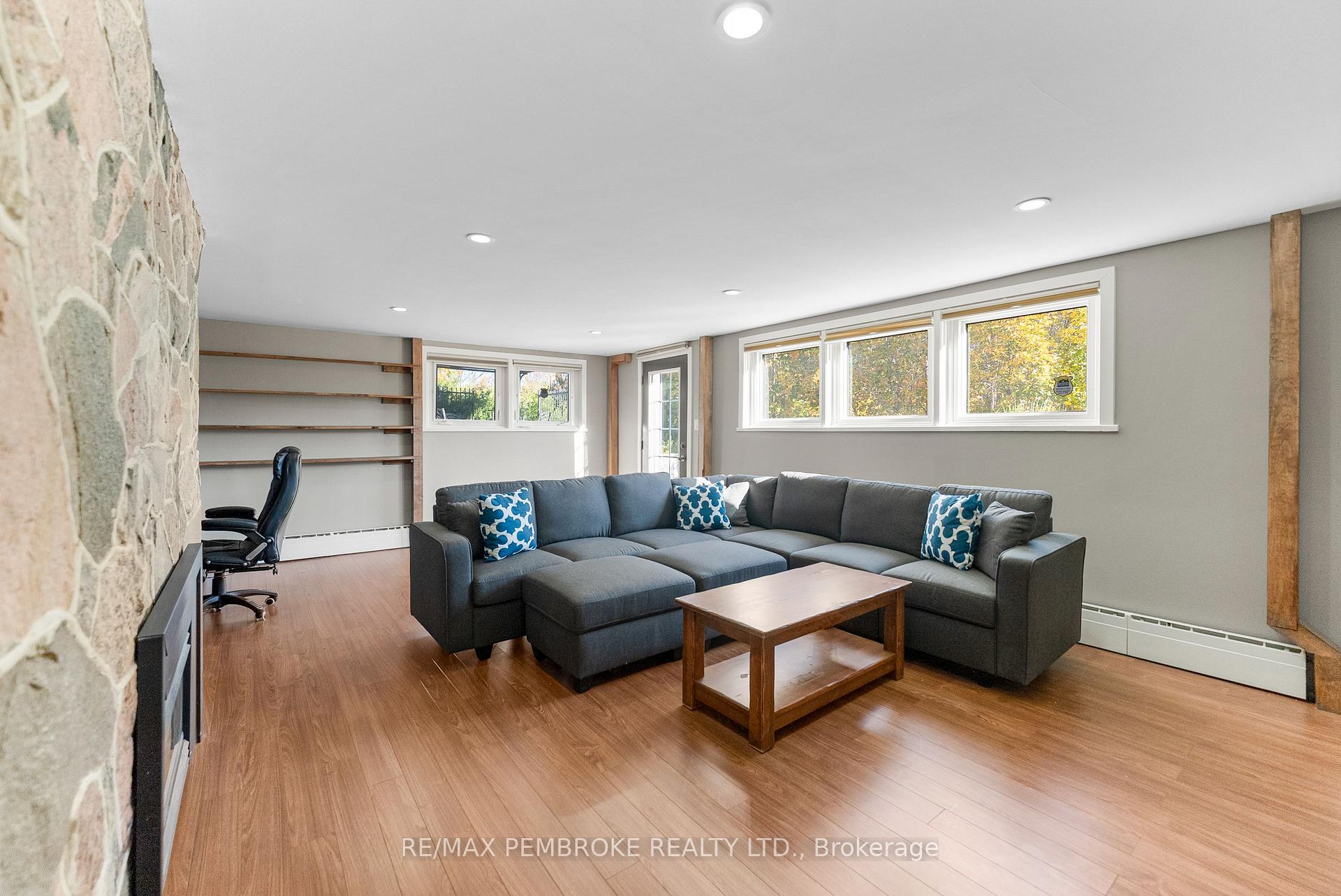Photo 27 of 235 Broadview Drive, Pembroke, Pembroke — HOMEH