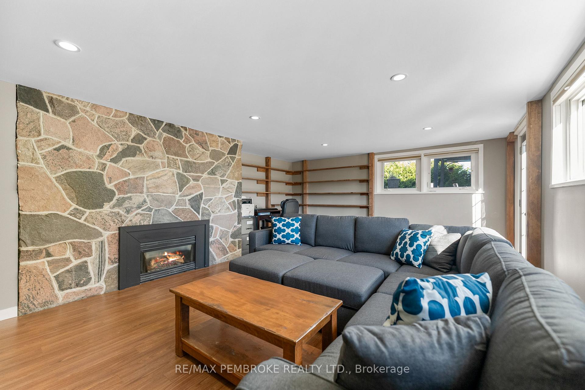 Photo 28 of 235 Broadview Drive, Pembroke, Pembroke — HOMEH