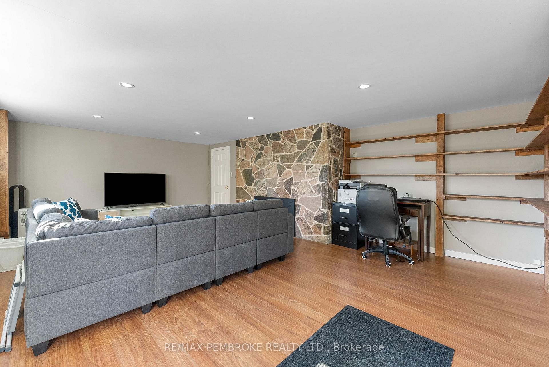 Photo 29 of 235 Broadview Drive, Pembroke, Pembroke — HOMEH