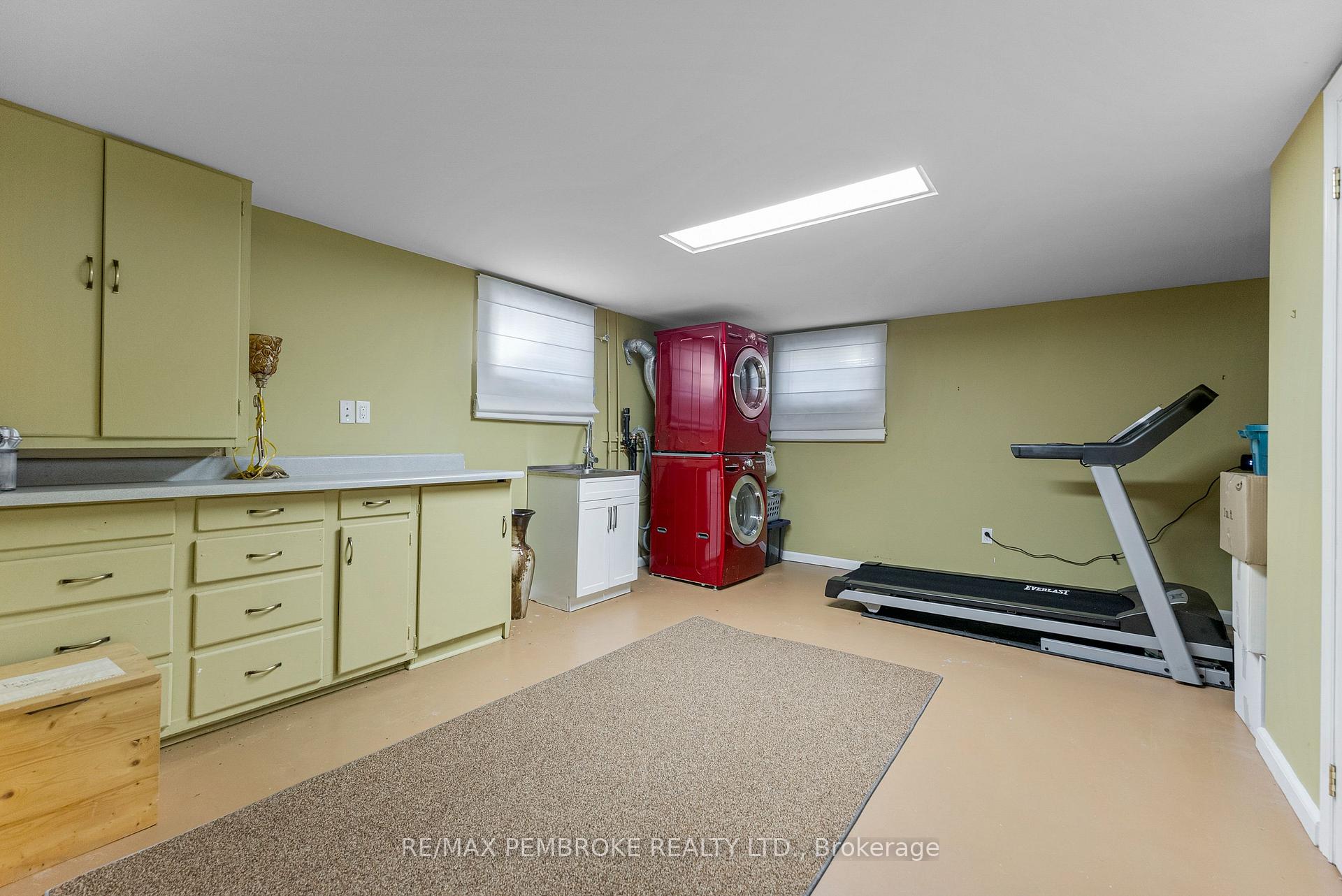 Photo 33 of 235 Broadview Drive, Pembroke, Pembroke — HOMEH