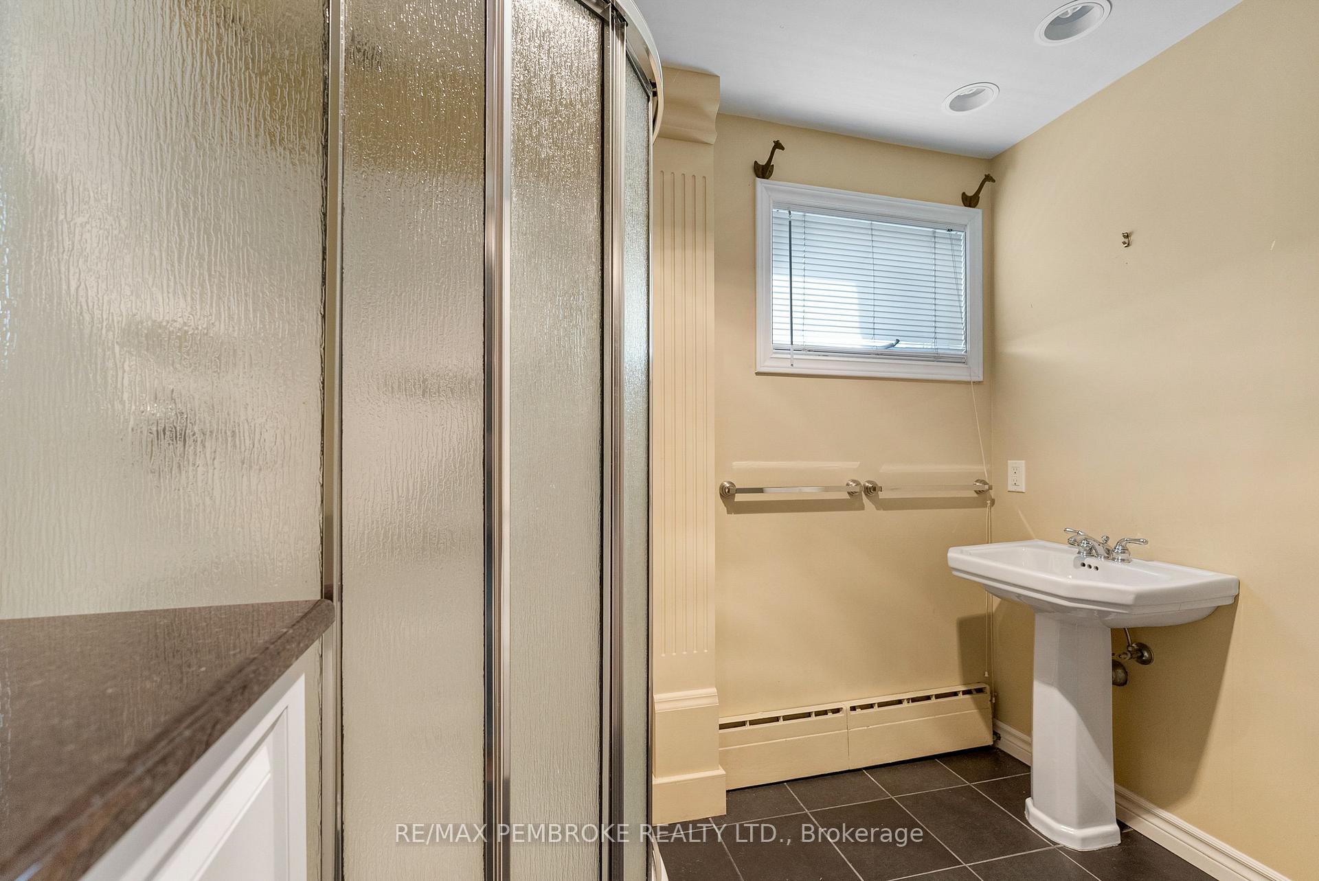 Photo 35 of 235 Broadview Drive, Pembroke, Pembroke — HOMEH