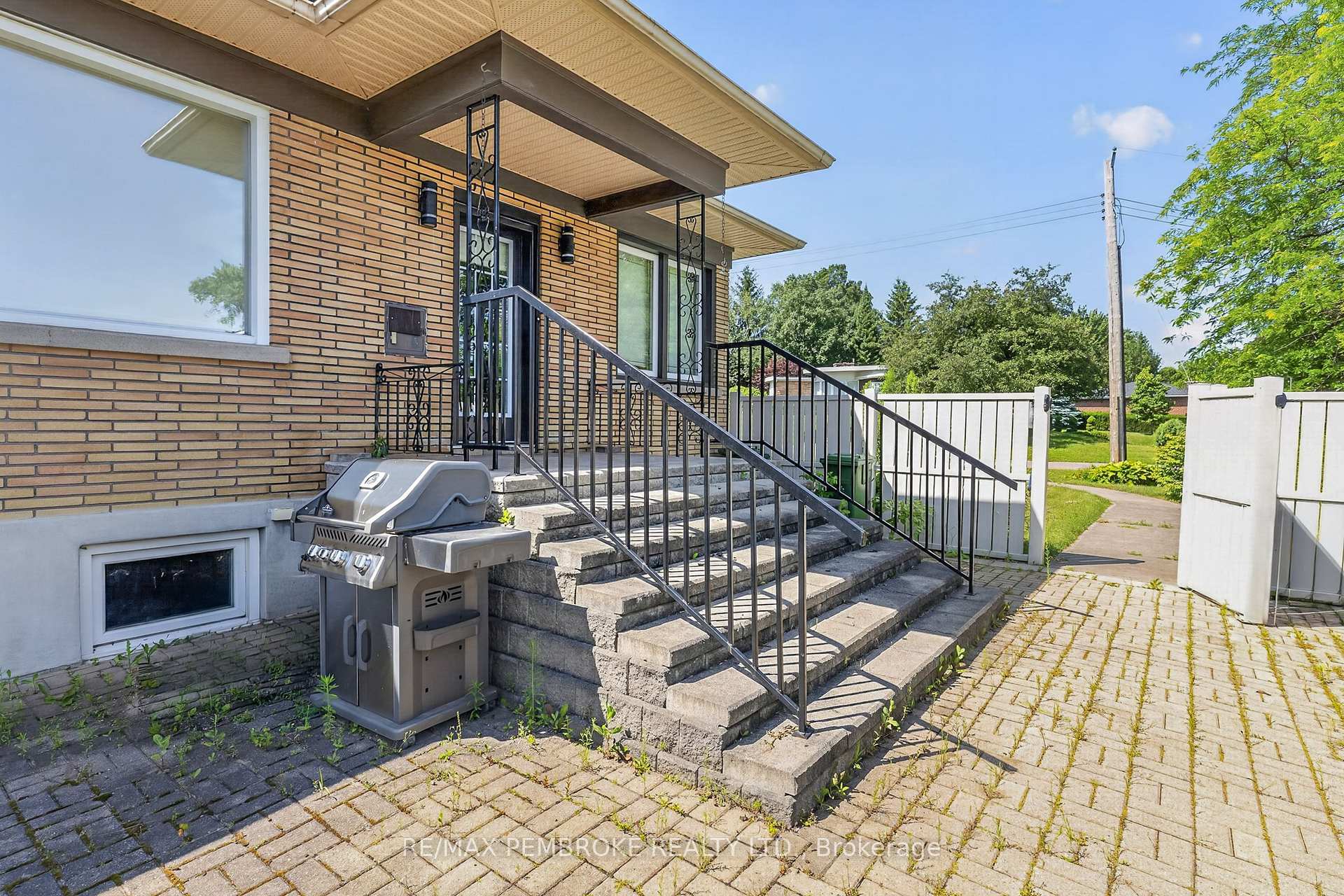 Photo 36 of 235 Broadview Drive, Pembroke, Pembroke — HOMEH