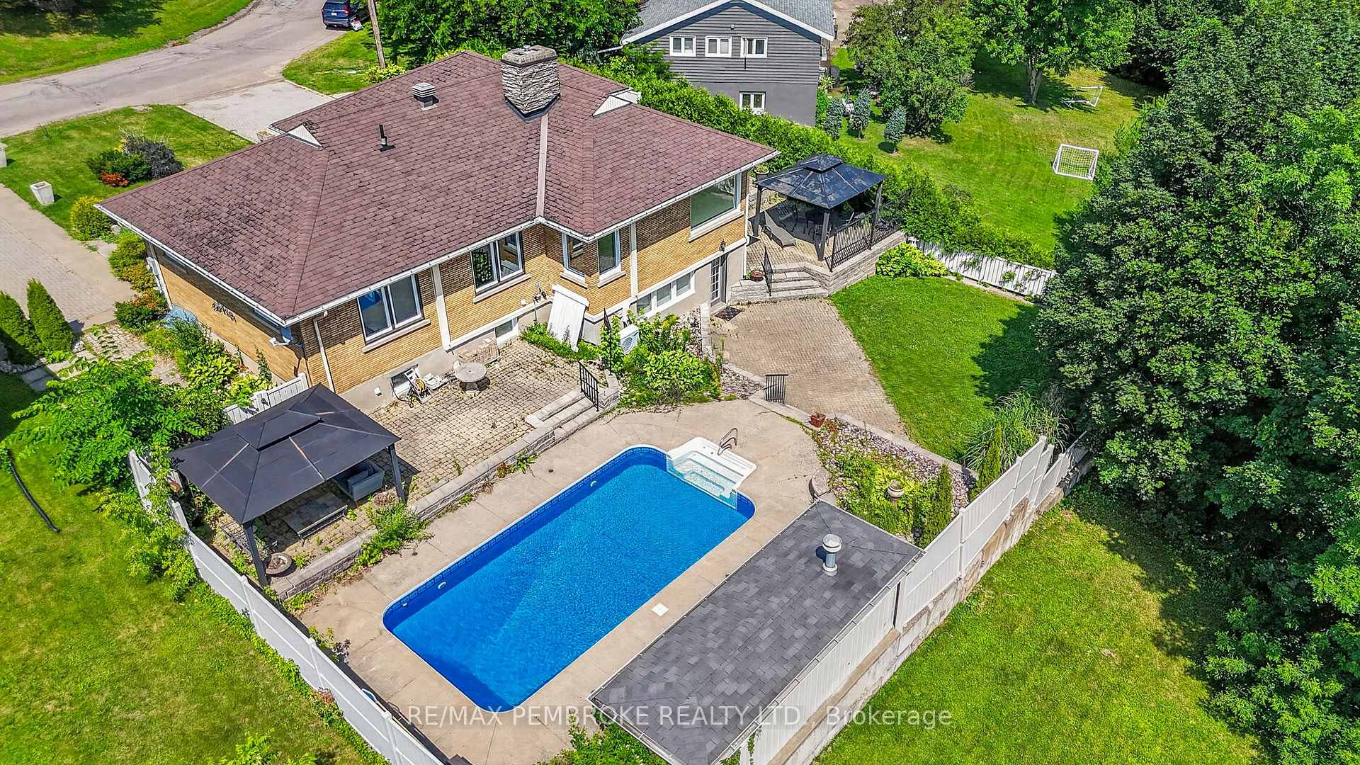 Photo 44 of 235 Broadview Drive, Pembroke, Pembroke — HOMEH