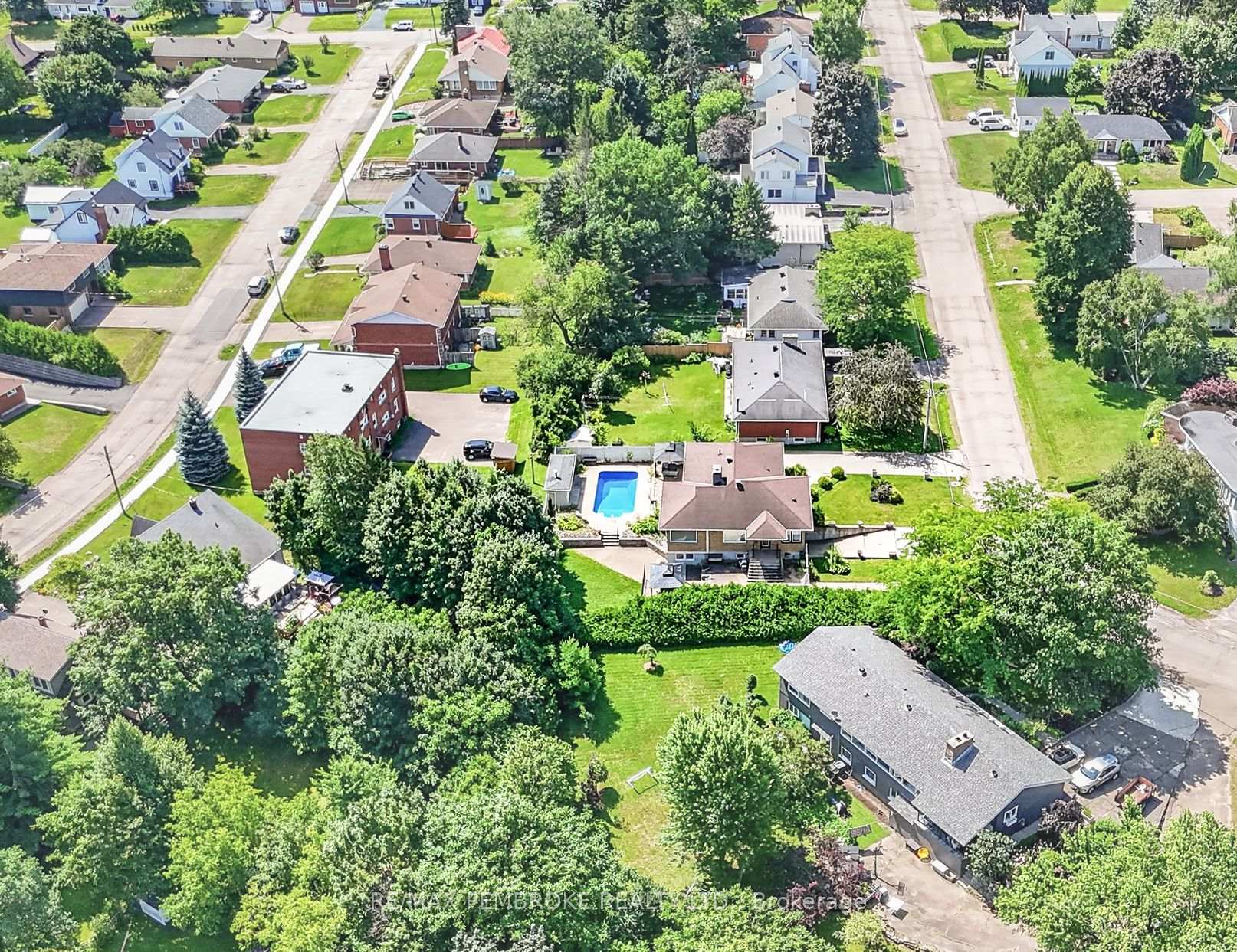 Photo 49 of 235 Broadview Drive, Pembroke, Pembroke — HOMEH