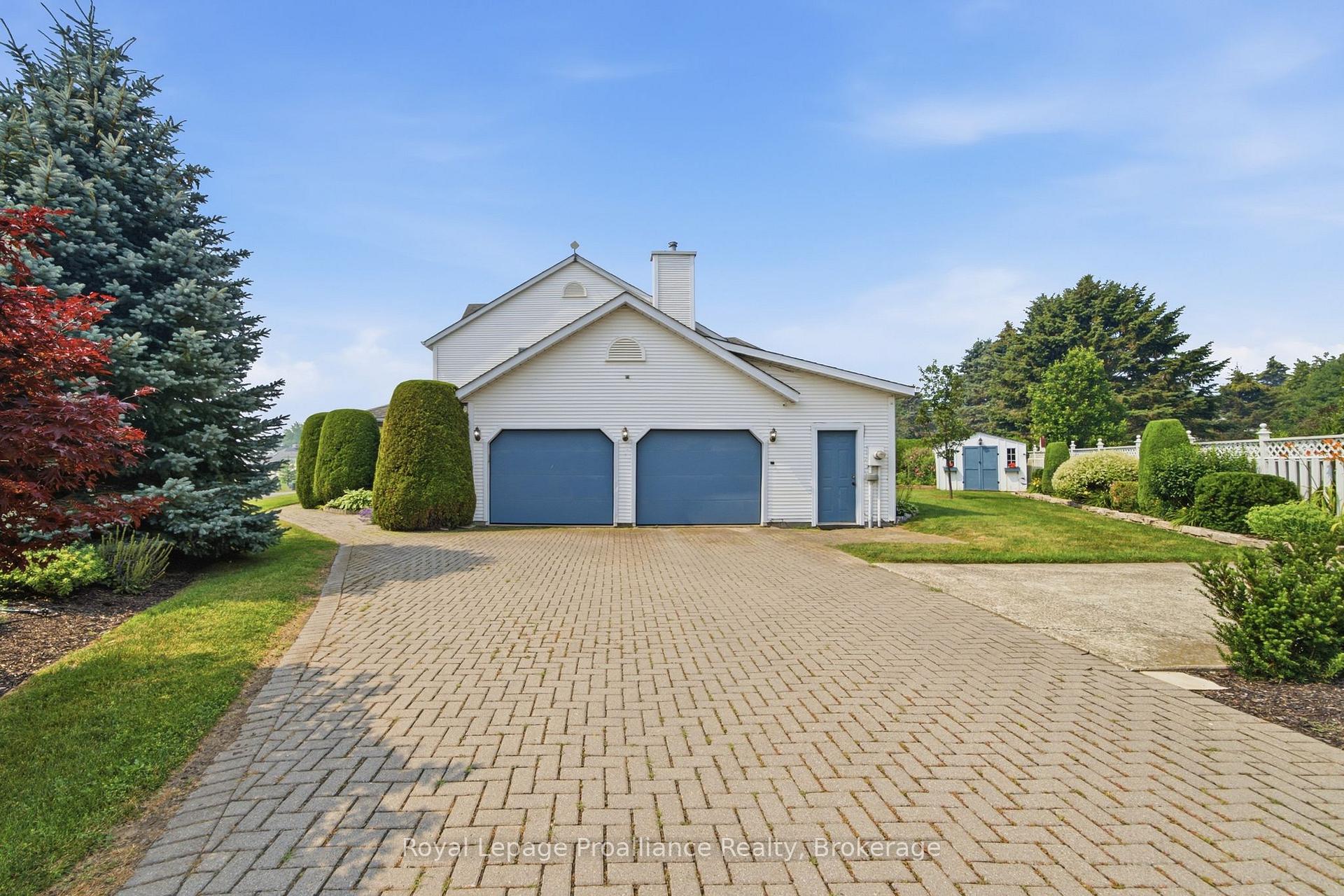 Photo 4 of 10 Skiff Cove Road, Prince Edward County, Wellington Ward — HOMEH