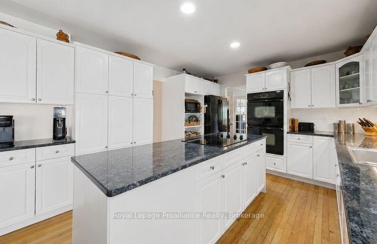 Photo 11 of 10 Skiff Cove Road, Prince Edward County, Wellington Ward — HOMEH