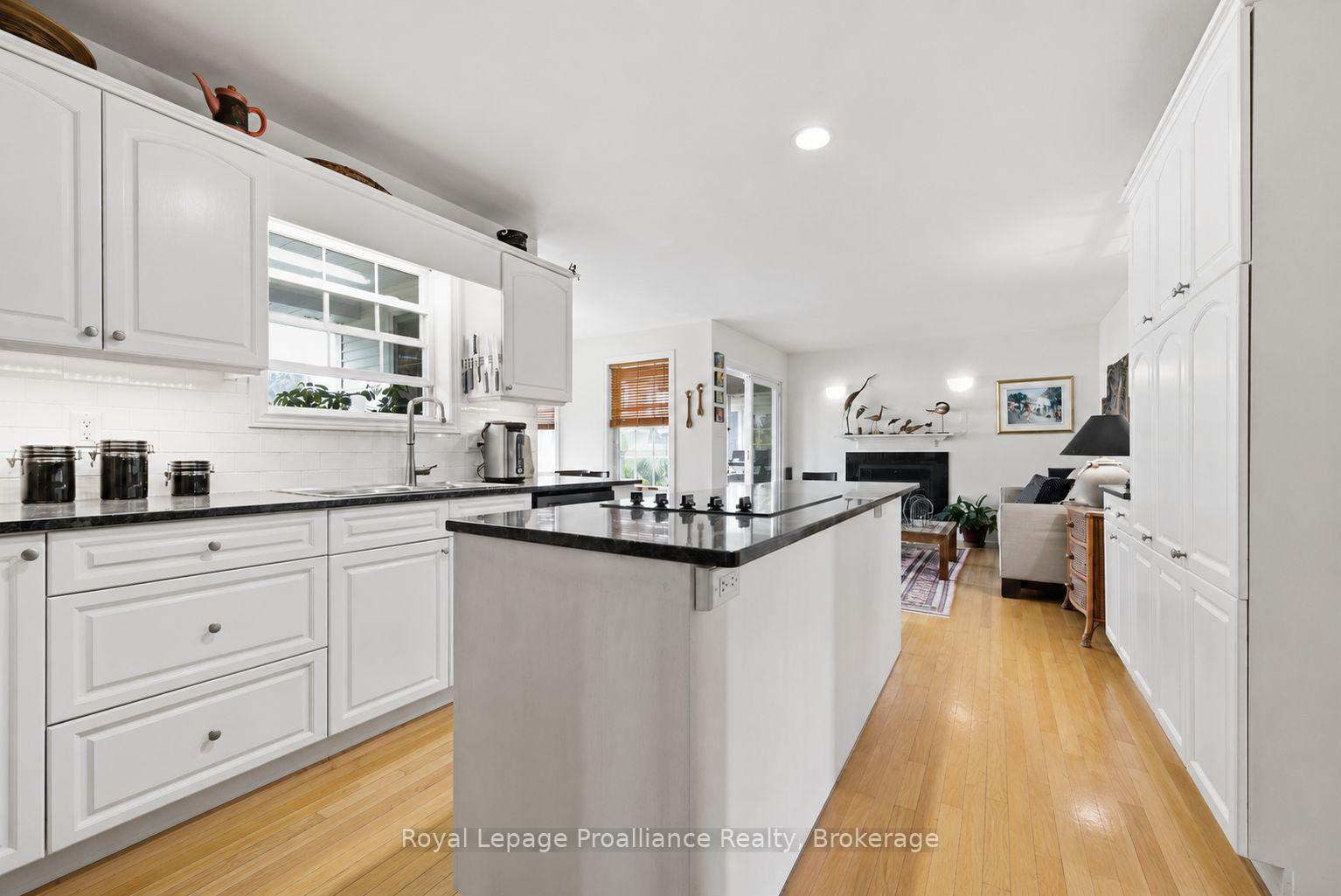 Photo 12 of 10 Skiff Cove Road, Prince Edward County, Wellington Ward — HOMEH