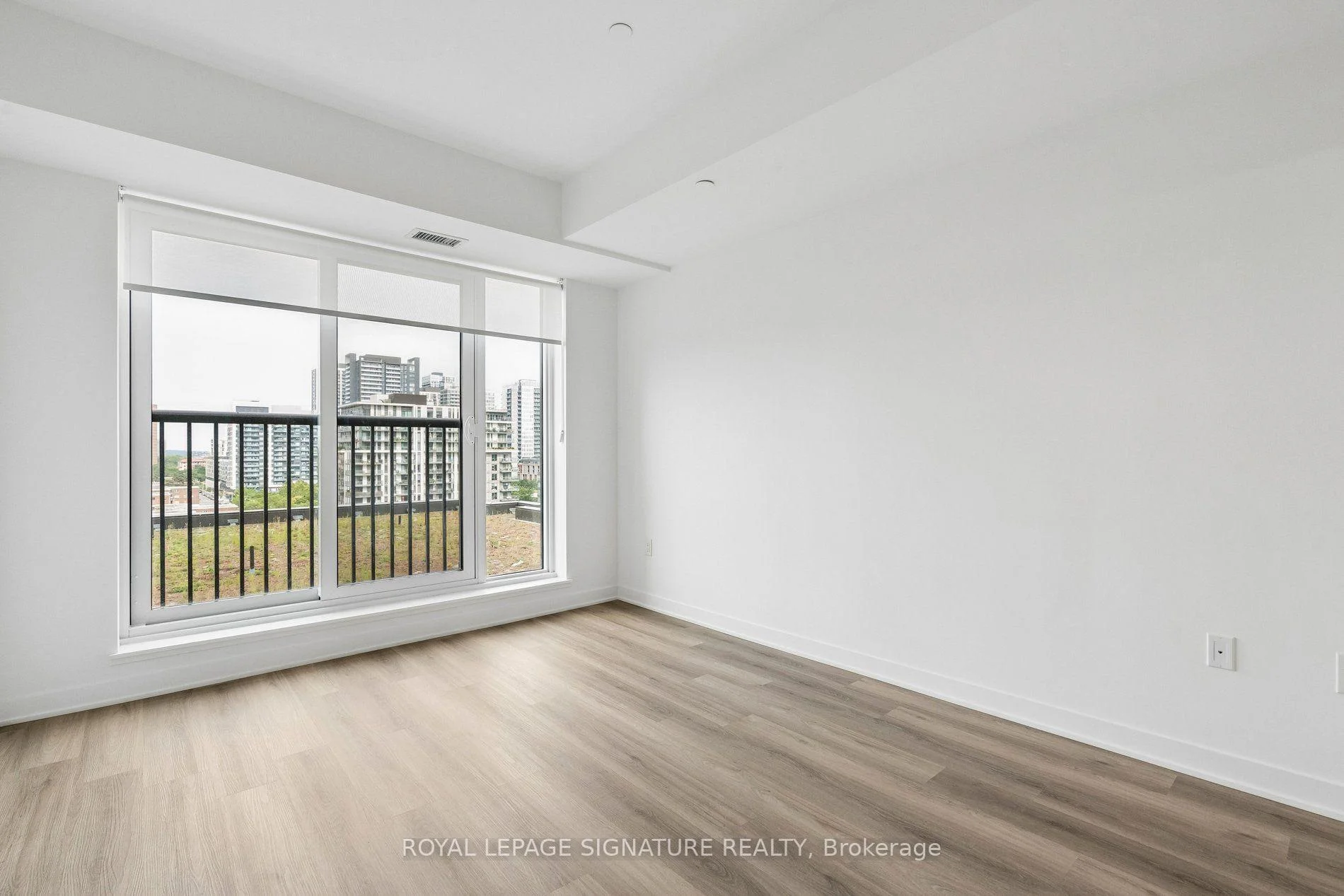 Photo 6 of Unit 701, 10 Oak Street, Toronto, Regent Park — HOMEH