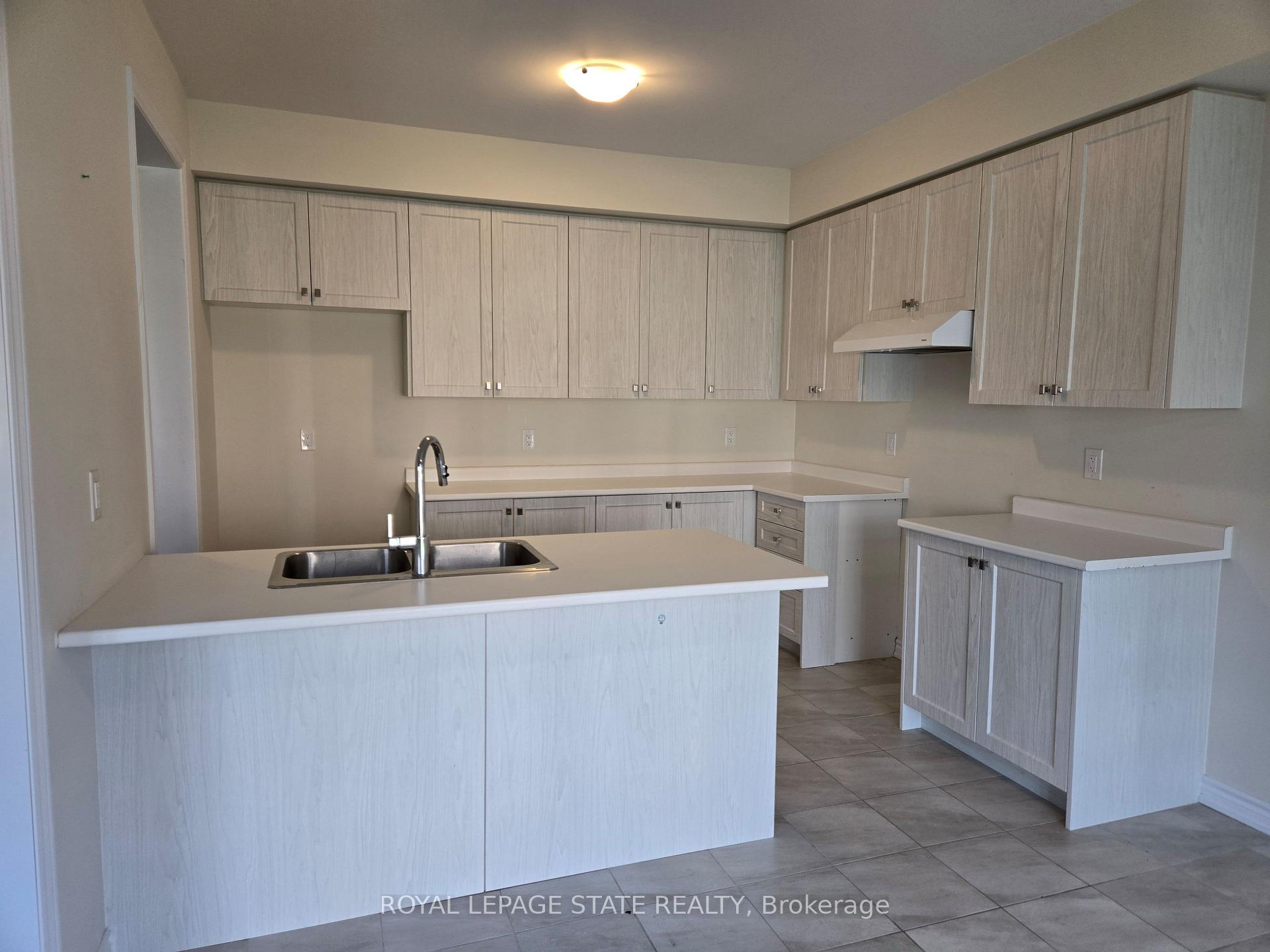 Photo 6 of 395 Barker Parkway, Thorold, Rolling Meadows — HOMEH