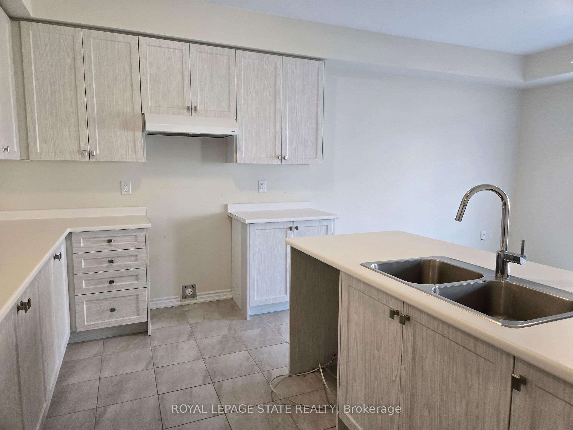 Photo 7 of 395 Barker Parkway, Thorold, Rolling Meadows — HOMEH
