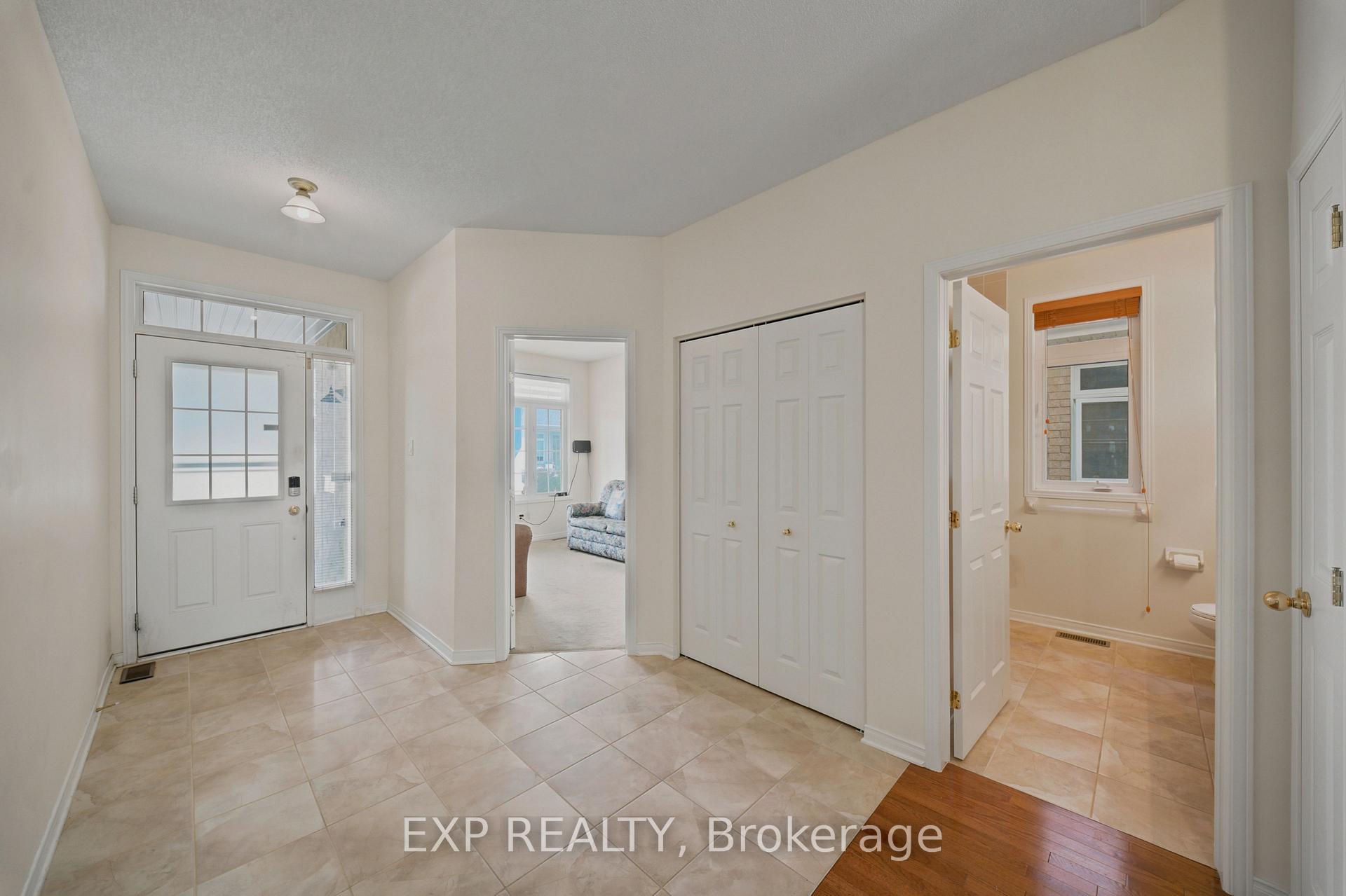 Photo 2 of 113 Maple Key Private, Ottawa, Blossom Park/Kemp Park/Findlay Creek — HOMEH