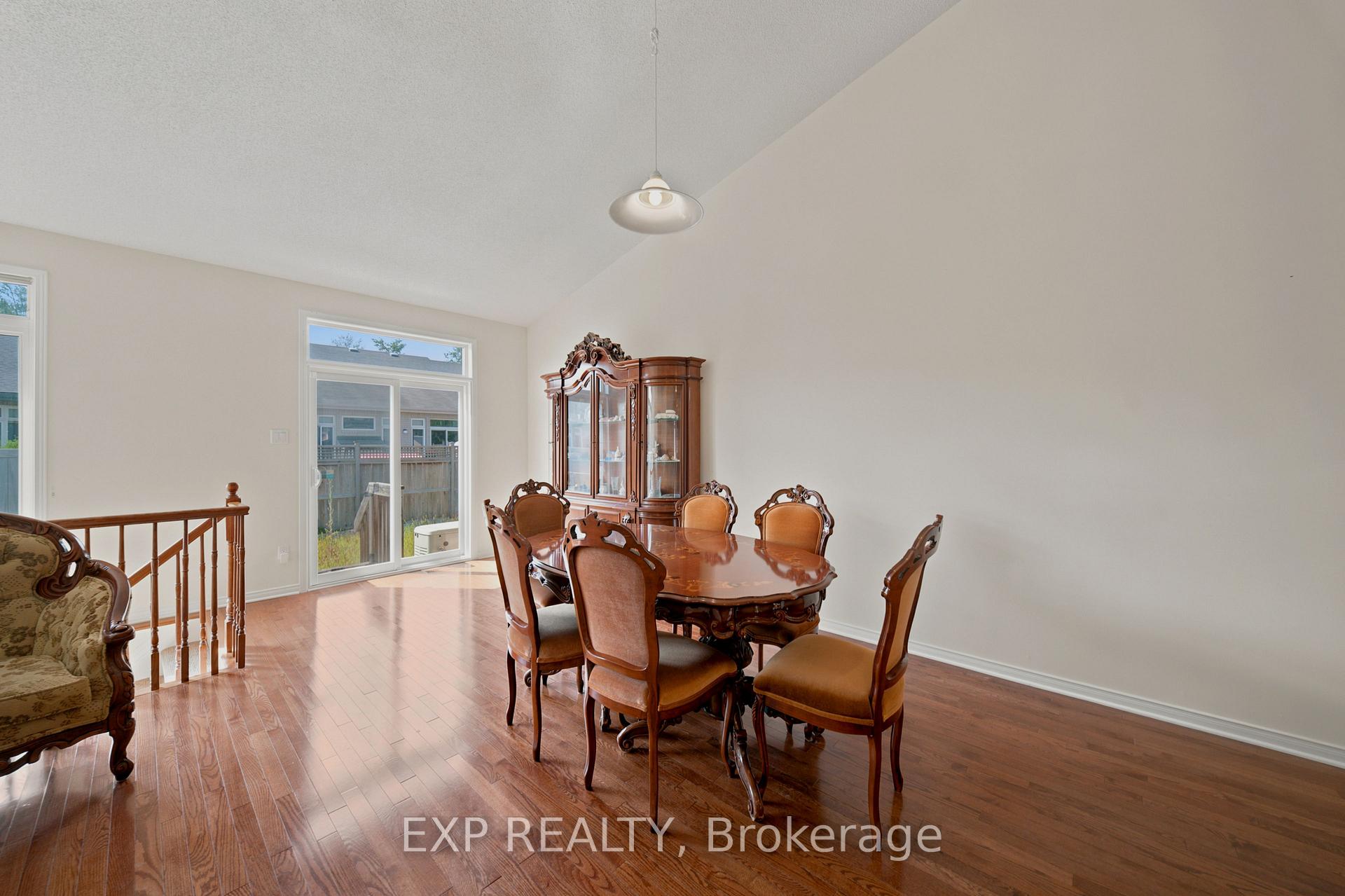 Photo 11 of 113 Maple Key Private, Ottawa, Blossom Park/Kemp Park/Findlay Creek — HOMEH