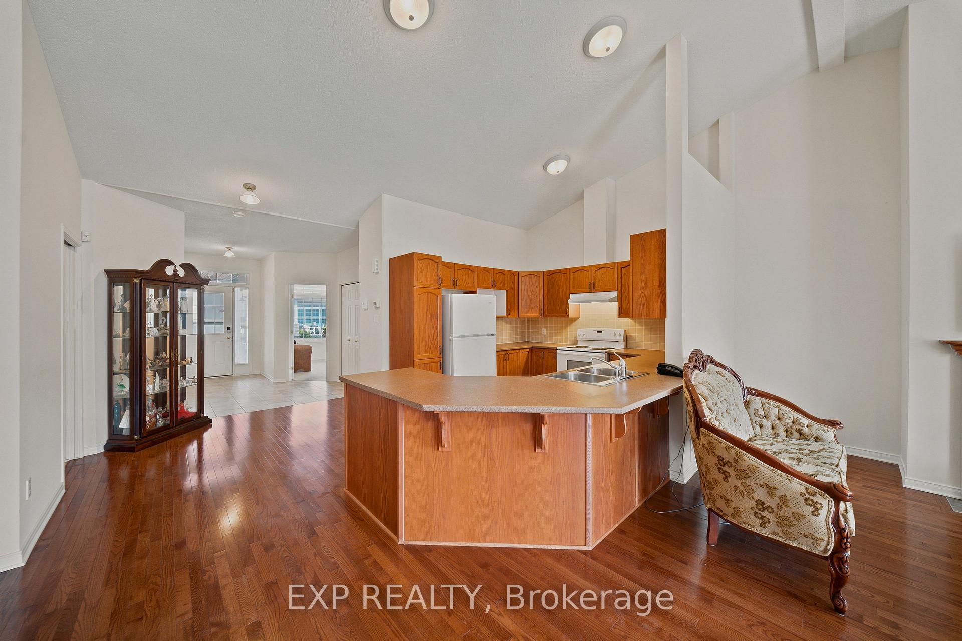 Photo 13 of 113 Maple Key Private, Ottawa, Blossom Park/Kemp Park/Findlay Creek — HOMEH