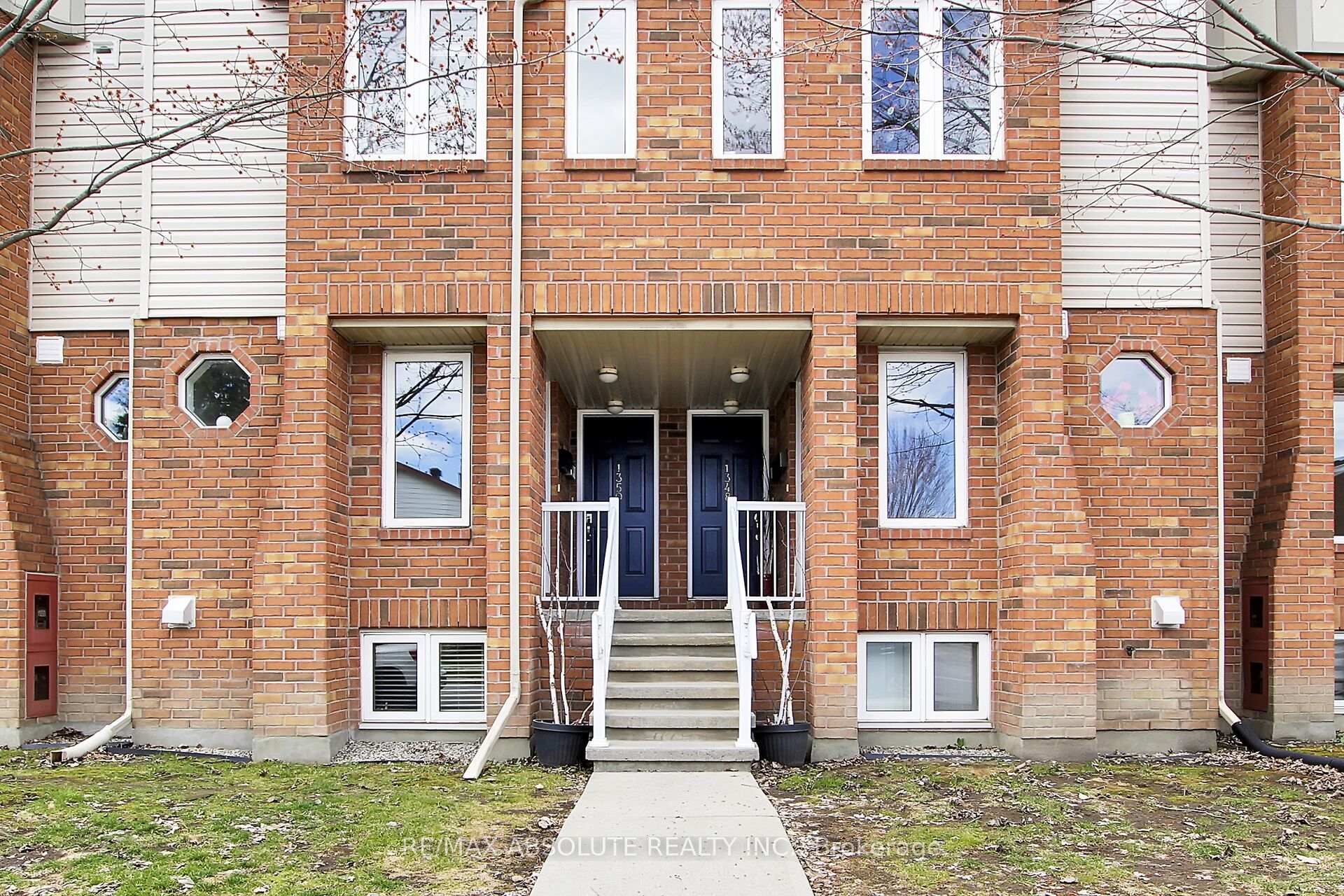 Photo 1 of 1350 Guthrie Street, Ottawa, Leslie Park — HOMEH