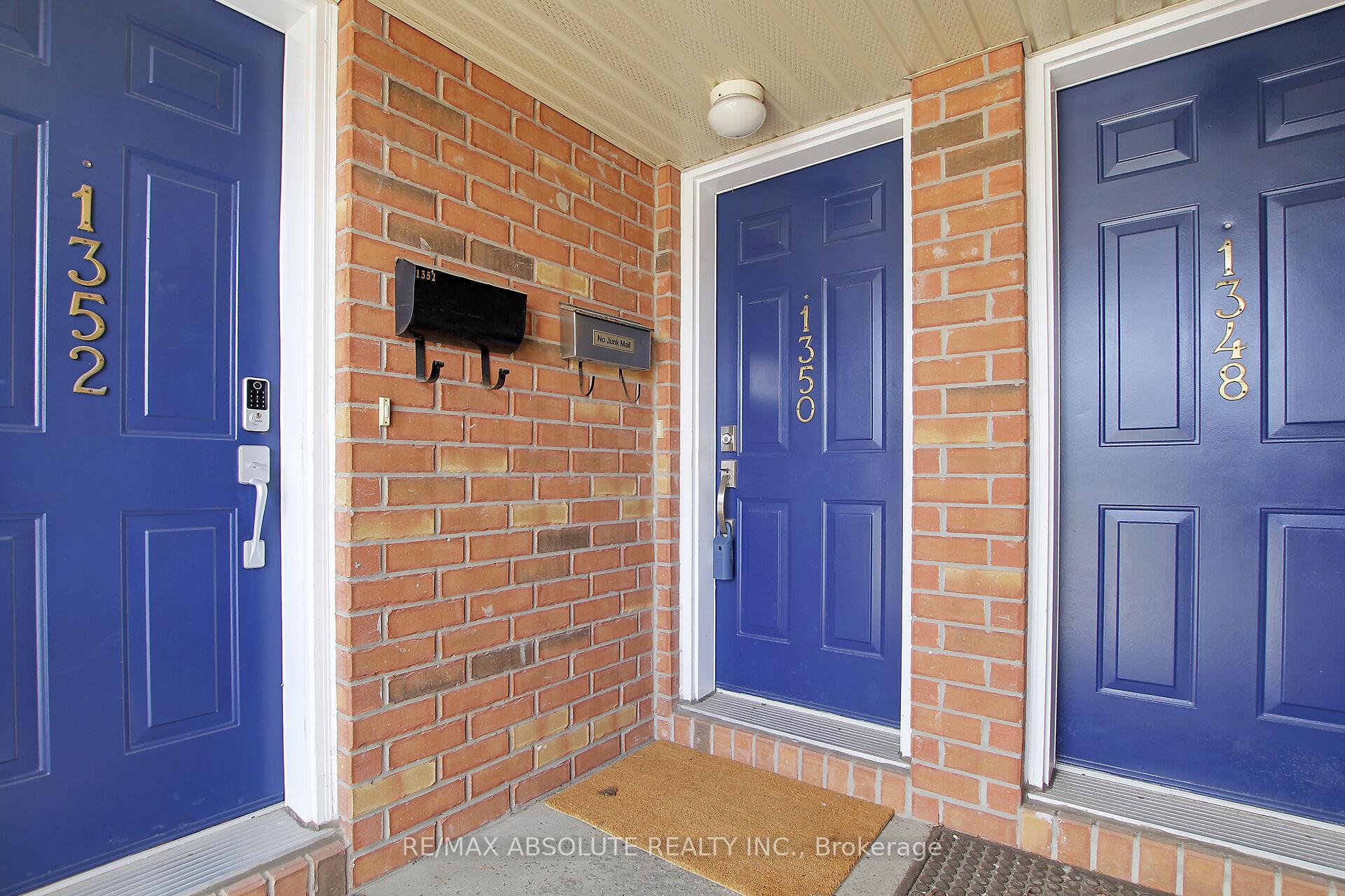 Photo 4 of 1350 Guthrie Street, Ottawa, Leslie Park — HOMEH