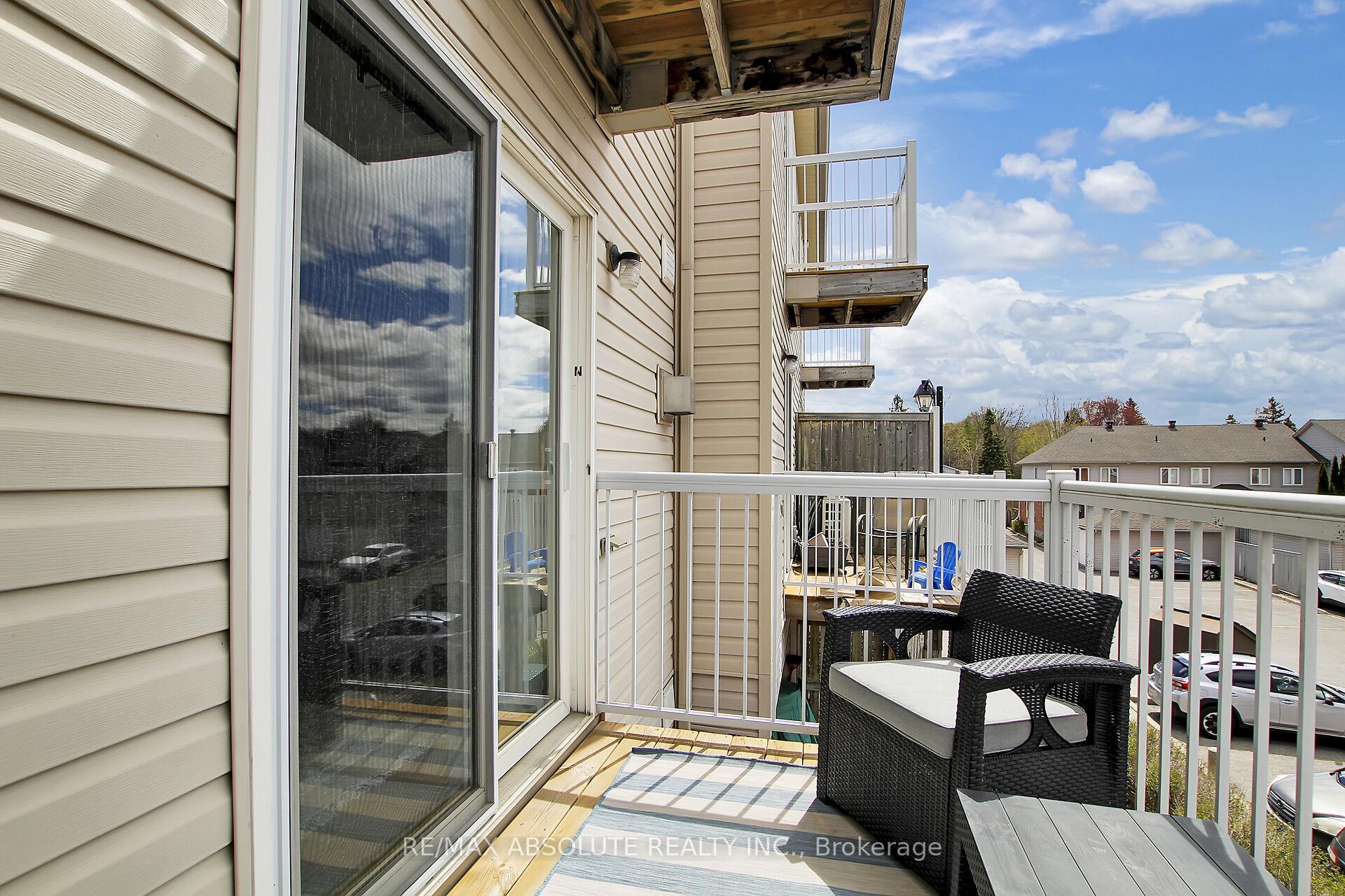 Photo 13 of 1350 Guthrie Street, Ottawa, Leslie Park — HOMEH
