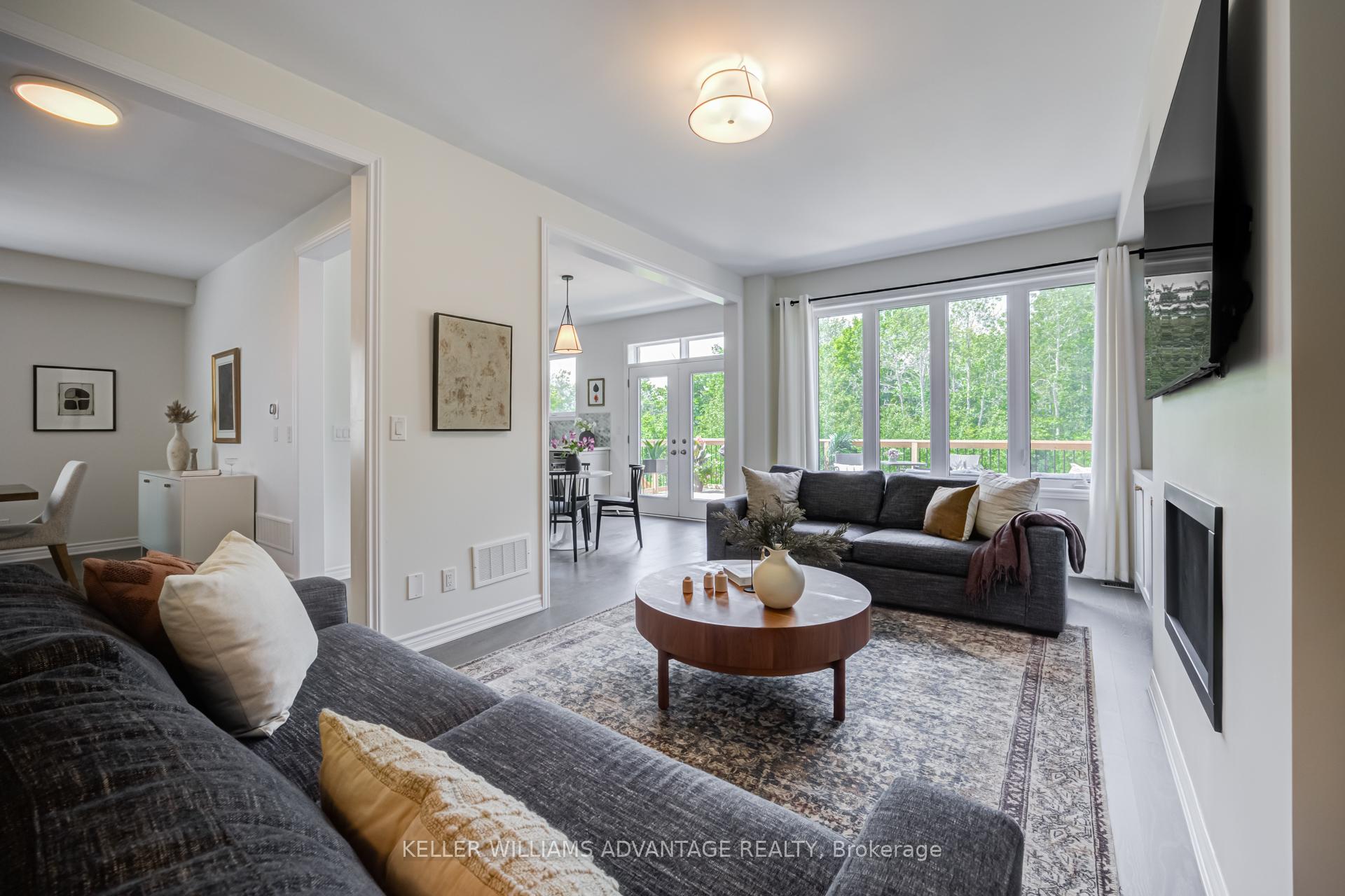 Photo 3 of 46 Sutcliffe Drive, Whitby, Rolling Acres — HOMEH