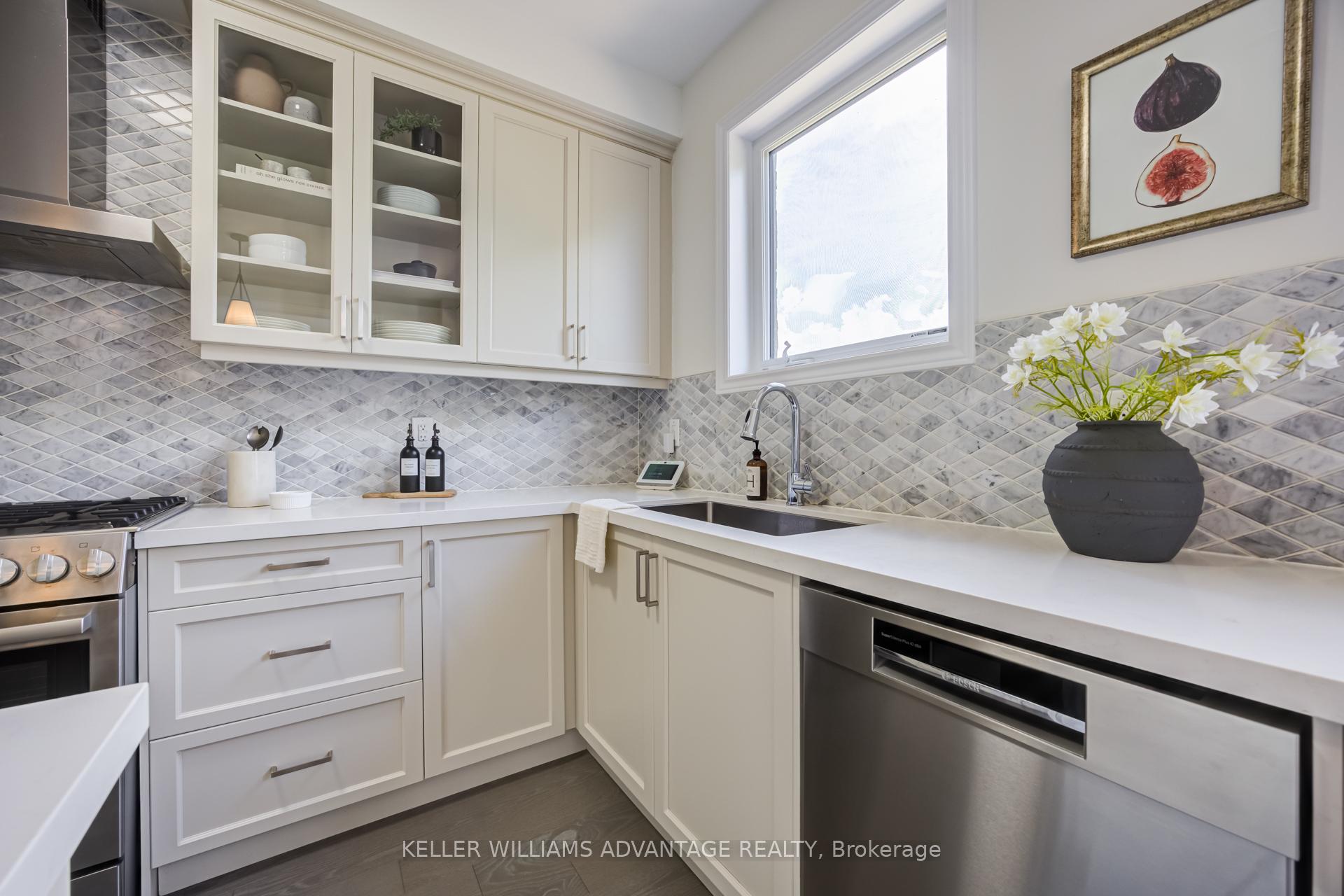 Photo 10 of 46 Sutcliffe Drive, Whitby, Rolling Acres — HOMEH